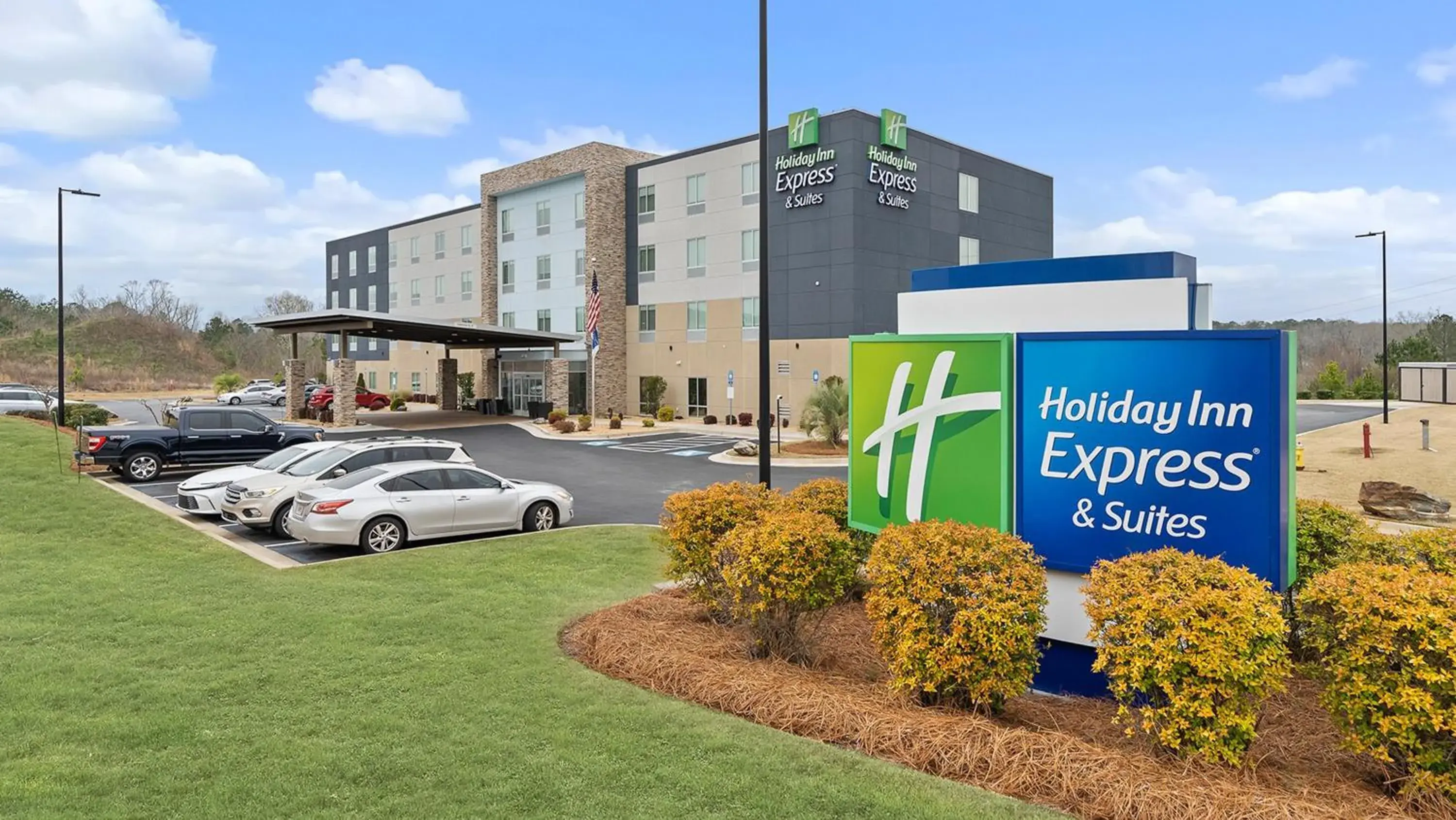Property building in Holiday Inn Express & Suites Macon North by IHG Property building in Holiday Inn Express & Suites Macon North by IHG