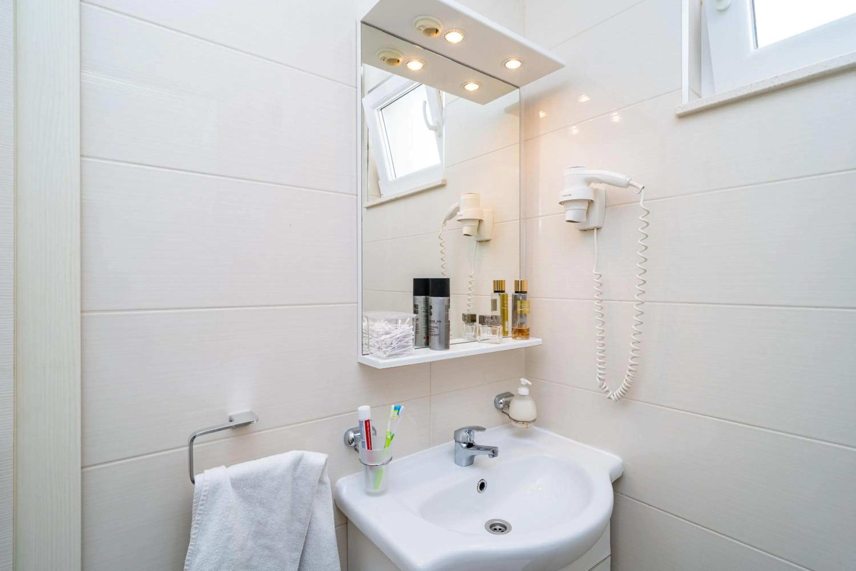 Bathroom in Jele Rooms