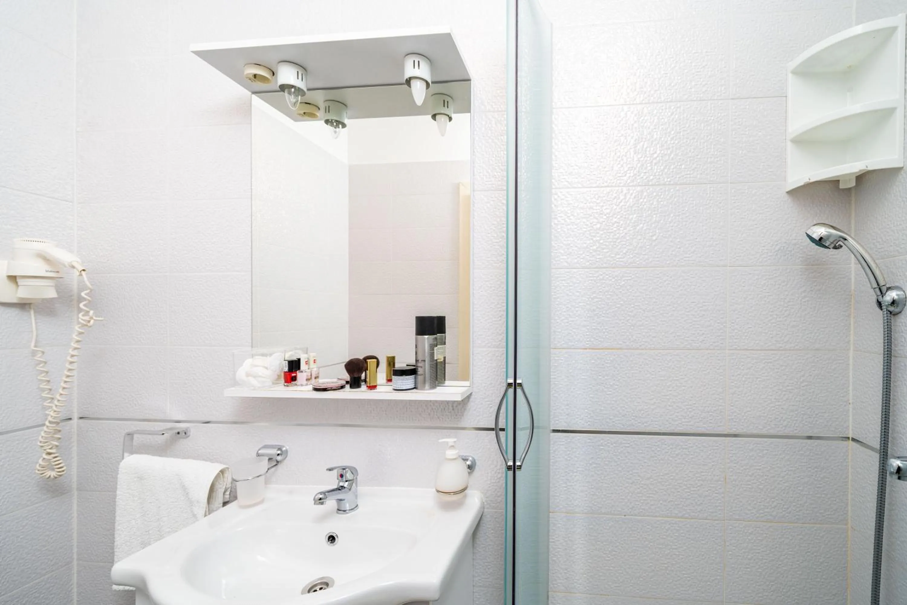 Bathroom in Jele Rooms