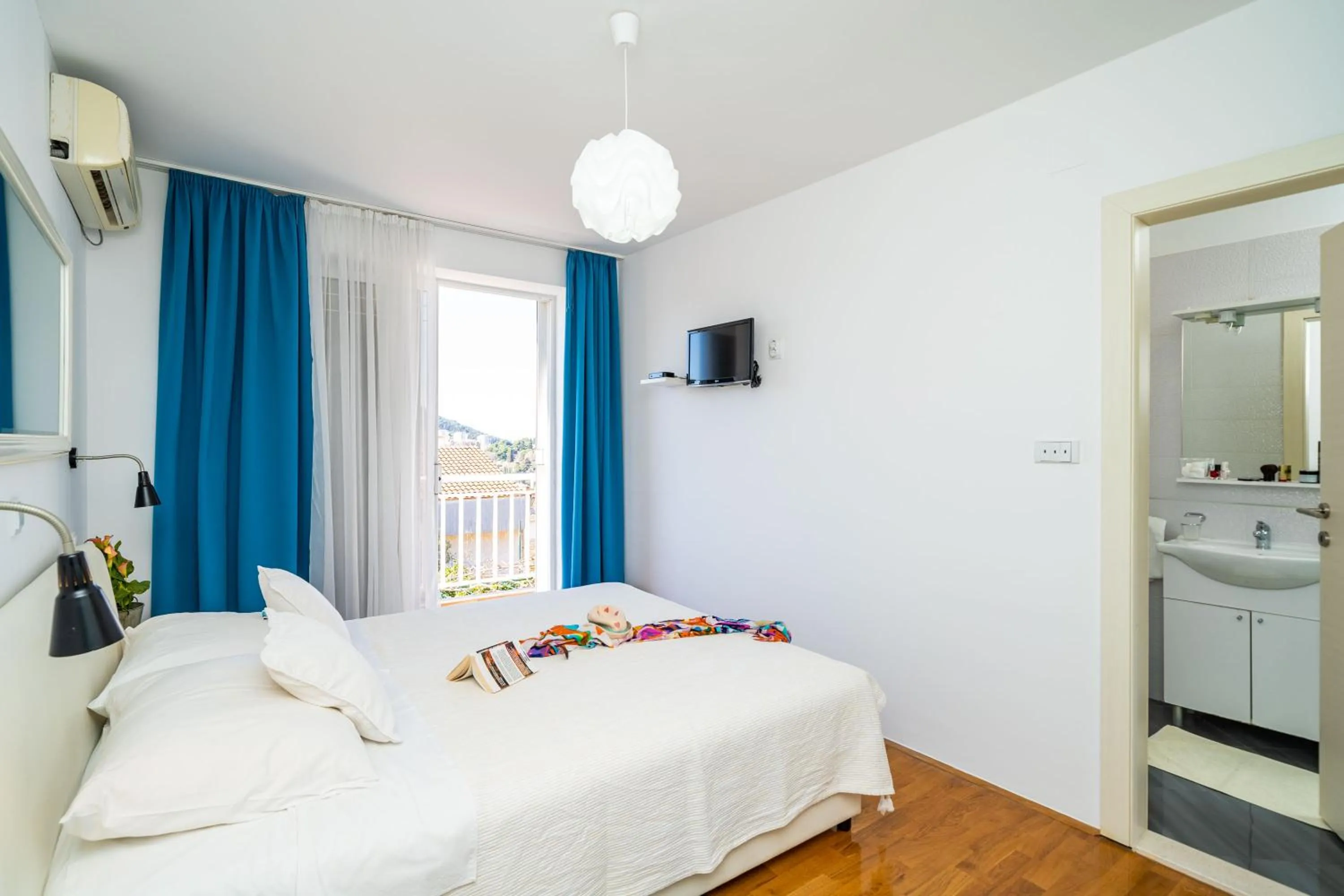 Bedroom in Jele Rooms