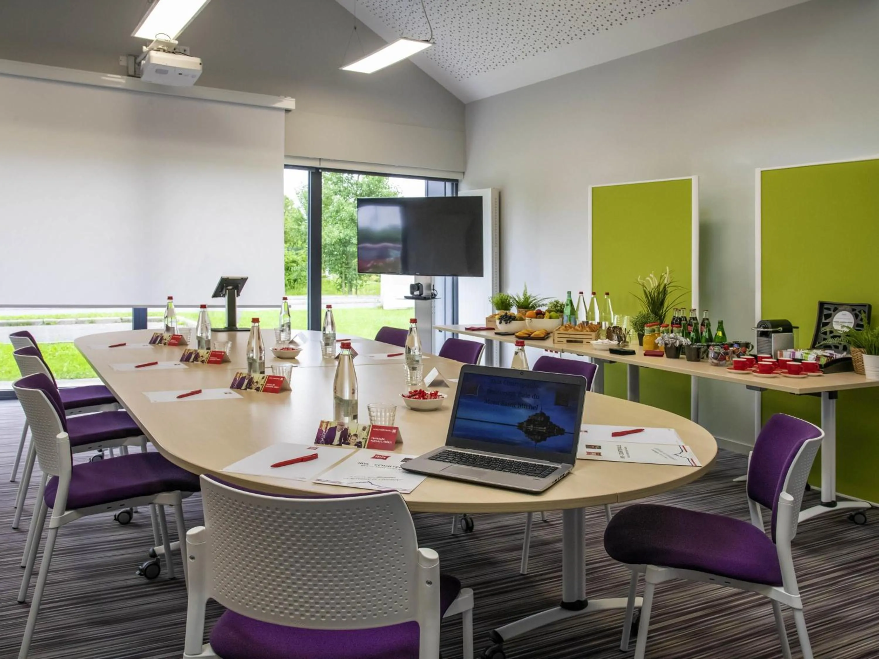 Meeting/conference room in ibis Pontorson Baie Du Mont Saint Michel