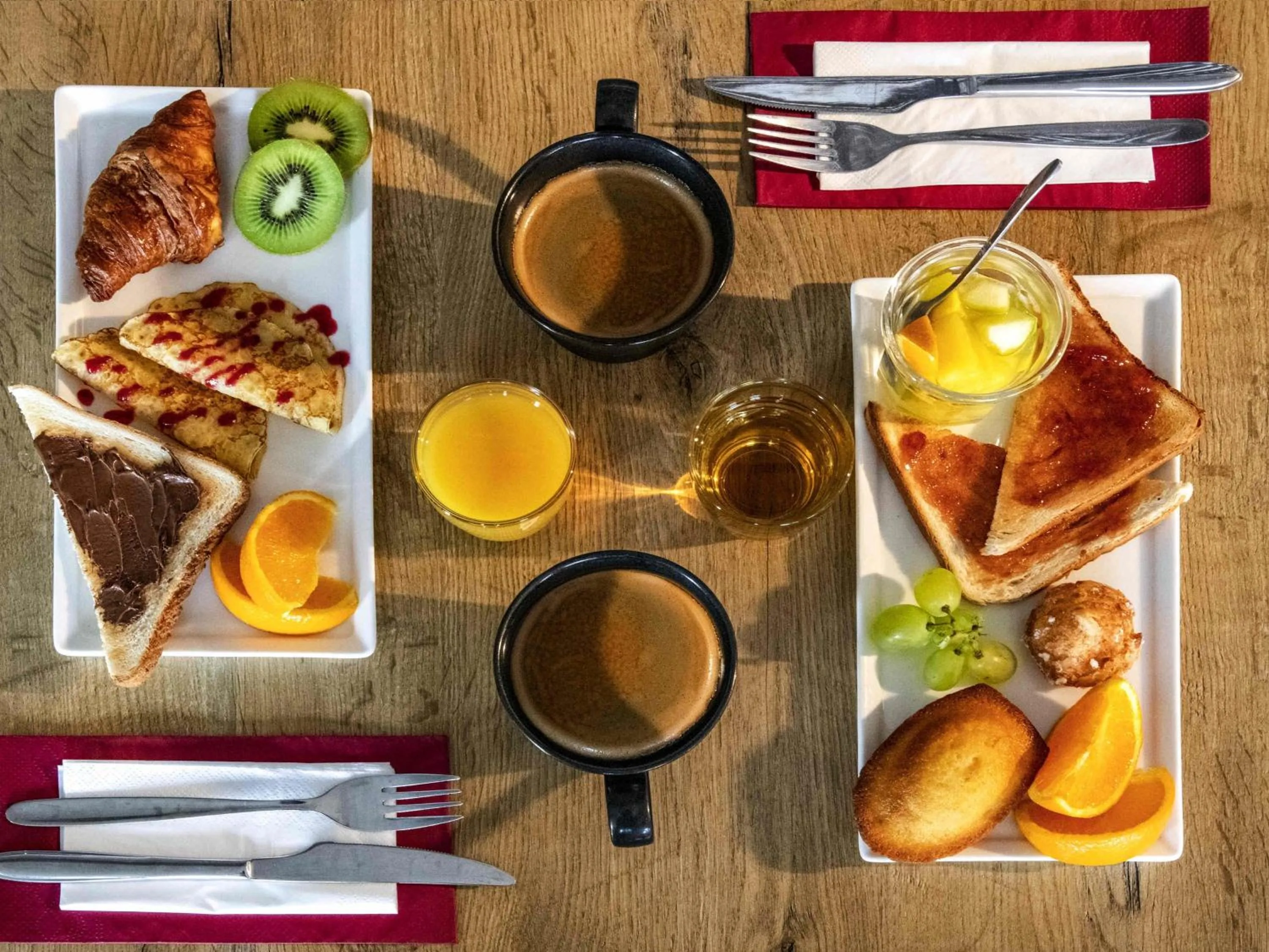 Breakfast in ibis Pontorson Baie Du Mont Saint Michel