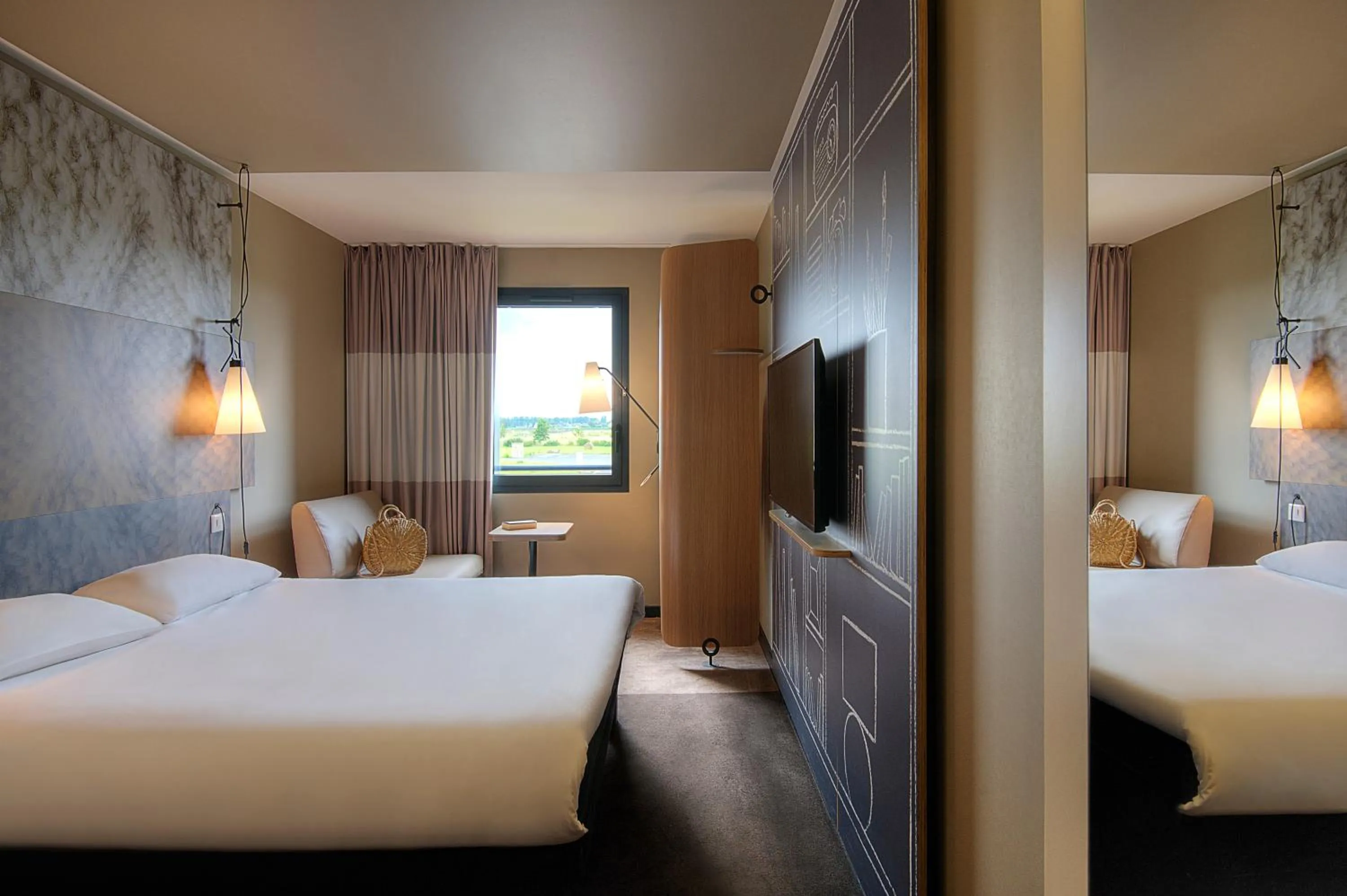 Photo of the whole room, Bed in ibis Pontorson Baie Du Mont Saint Michel