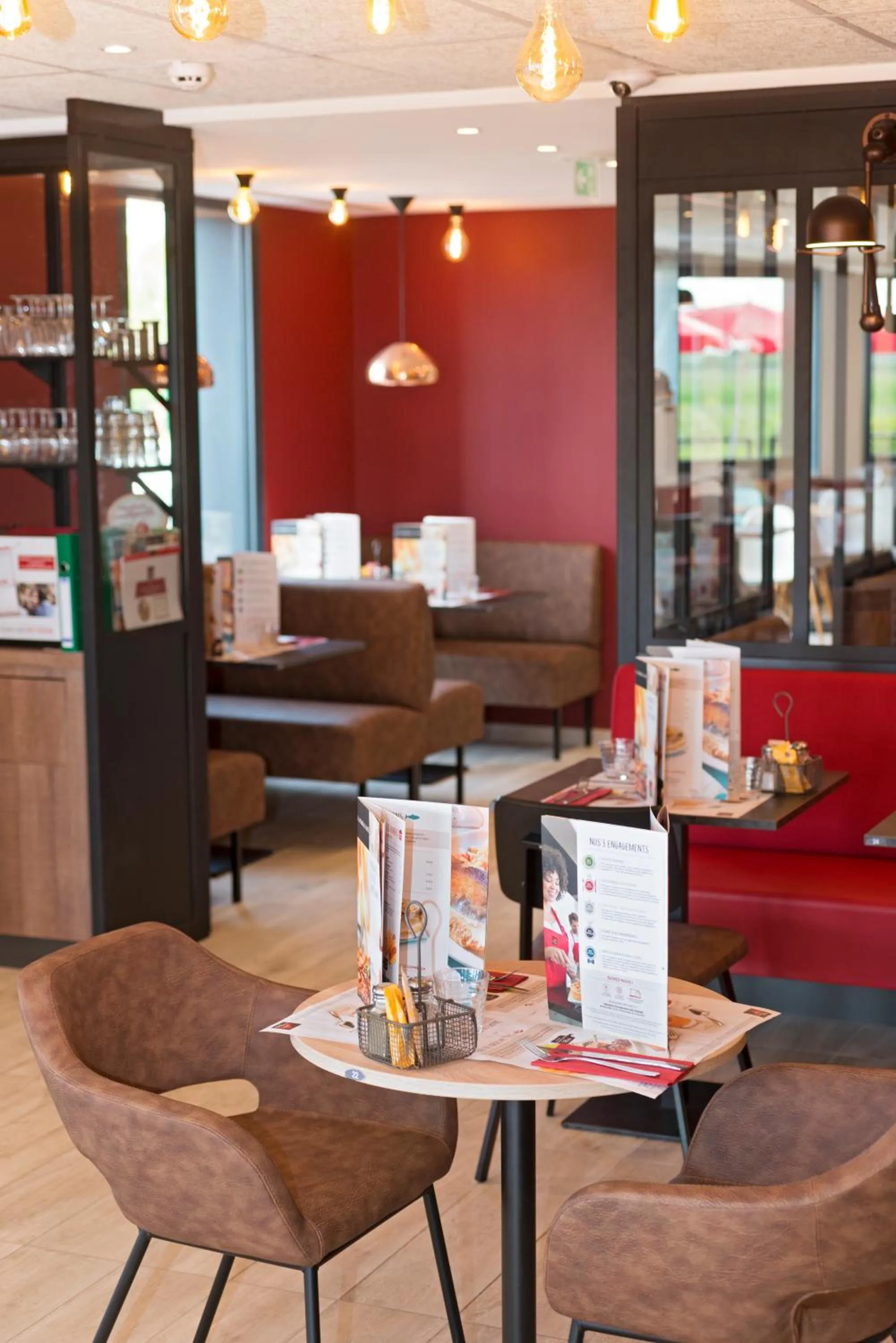 Restaurant/places to eat in ibis Pontorson Baie Du Mont Saint Michel