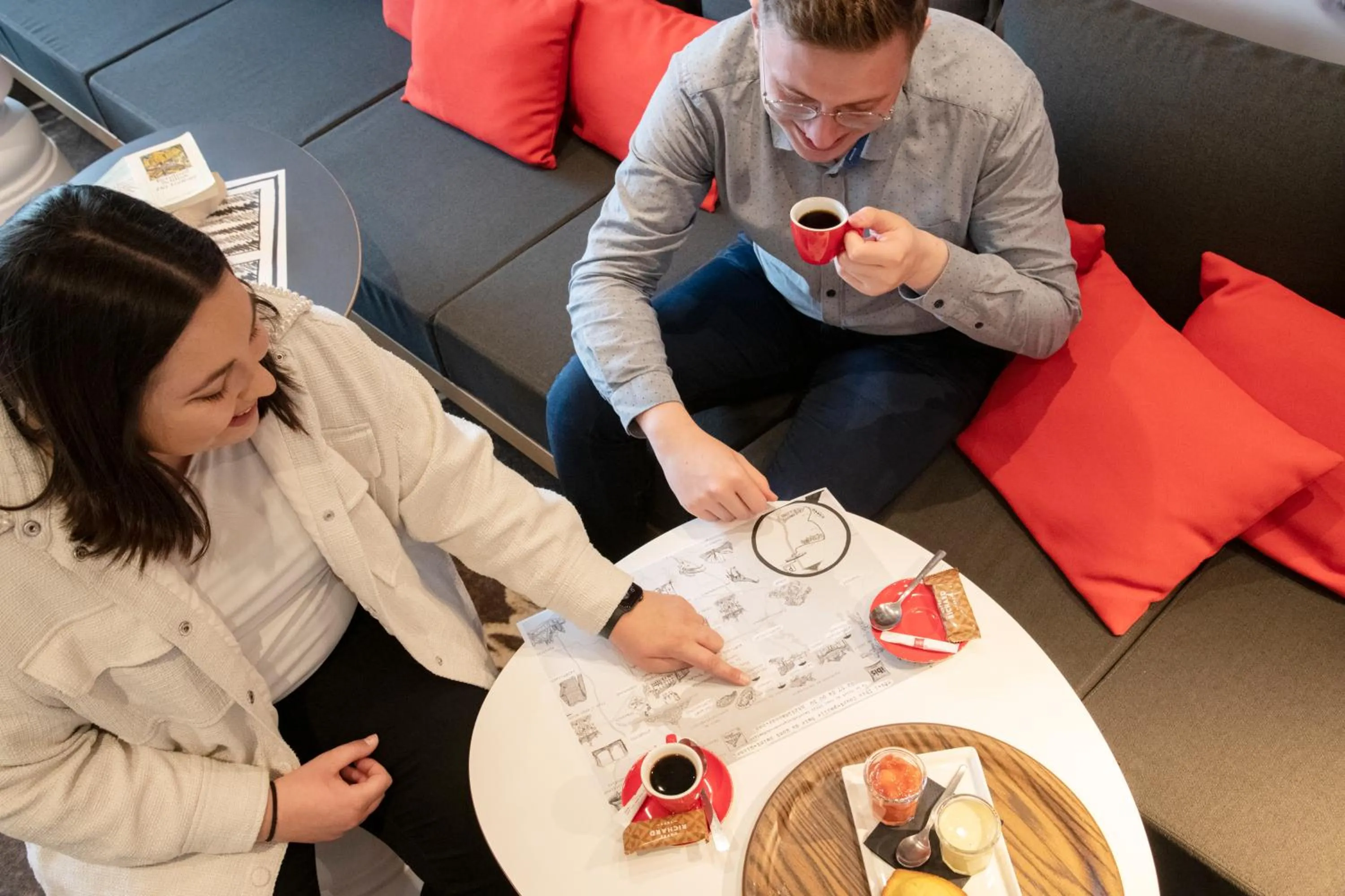 Communal lounge/ TV room in ibis Pontorson Baie Du Mont Saint Michel