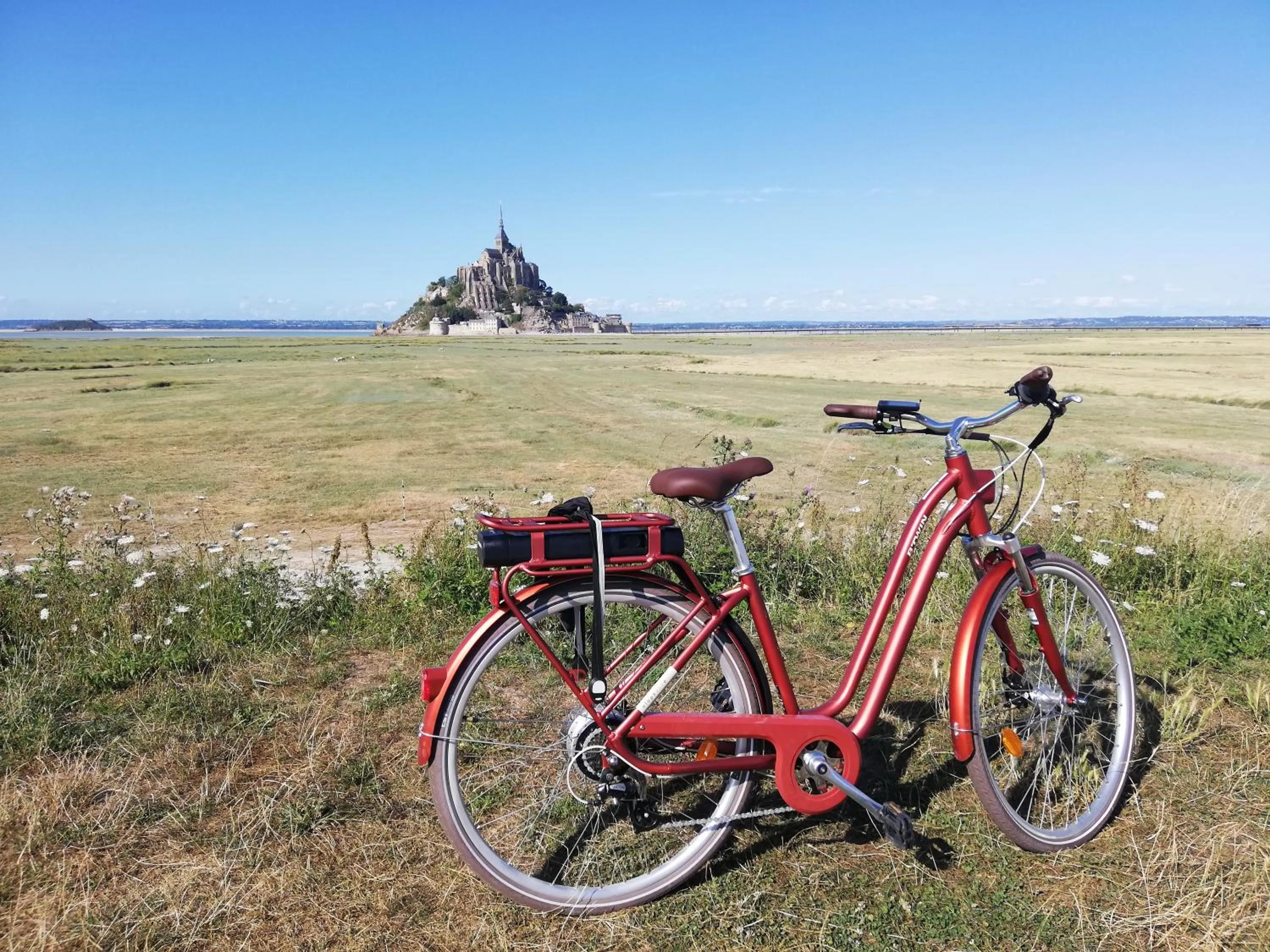 People in ibis Pontorson Baie Du Mont Saint Michel