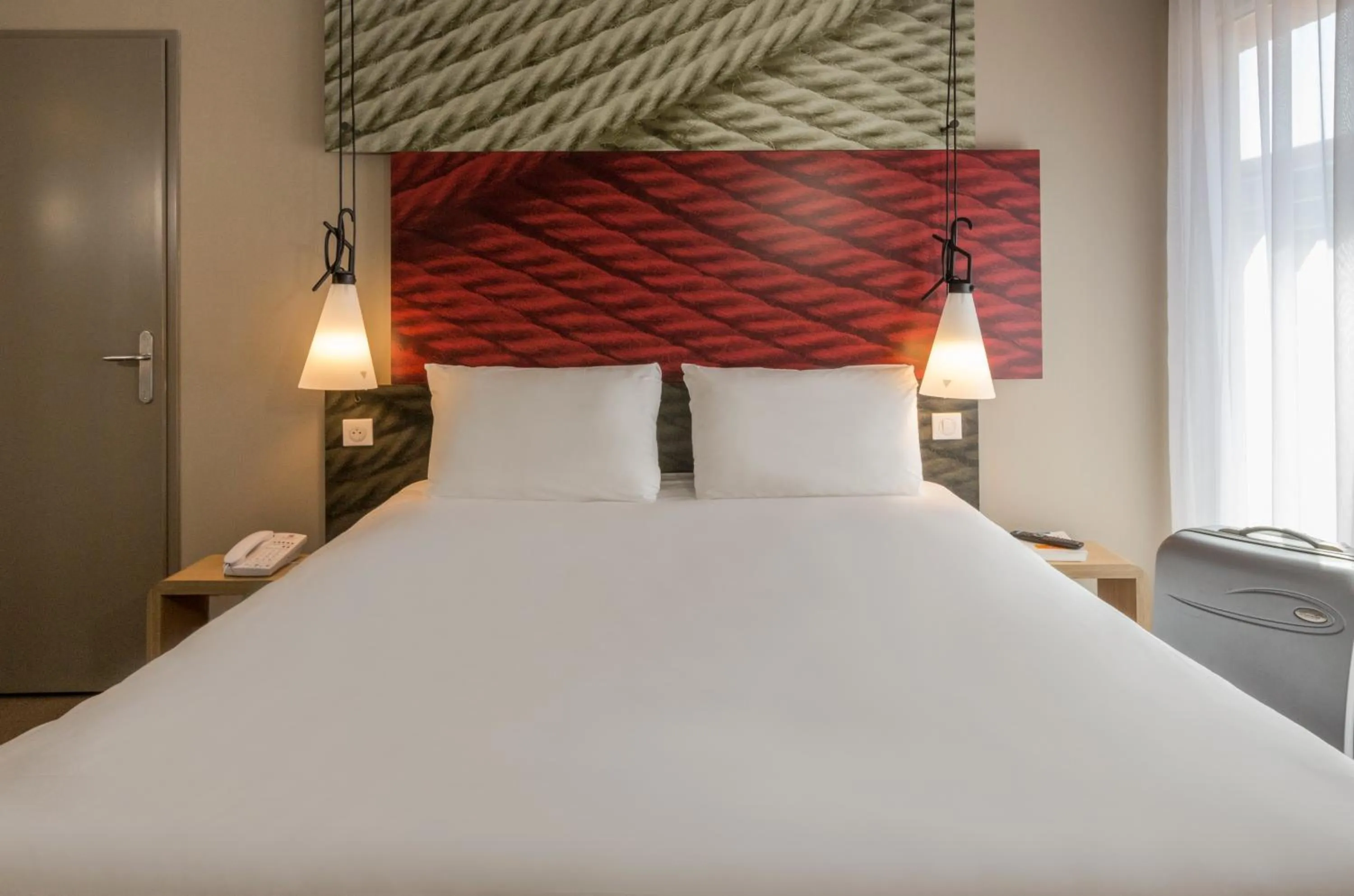 Bedroom, Bed in ibis Pontorson Baie Du Mont Saint Michel