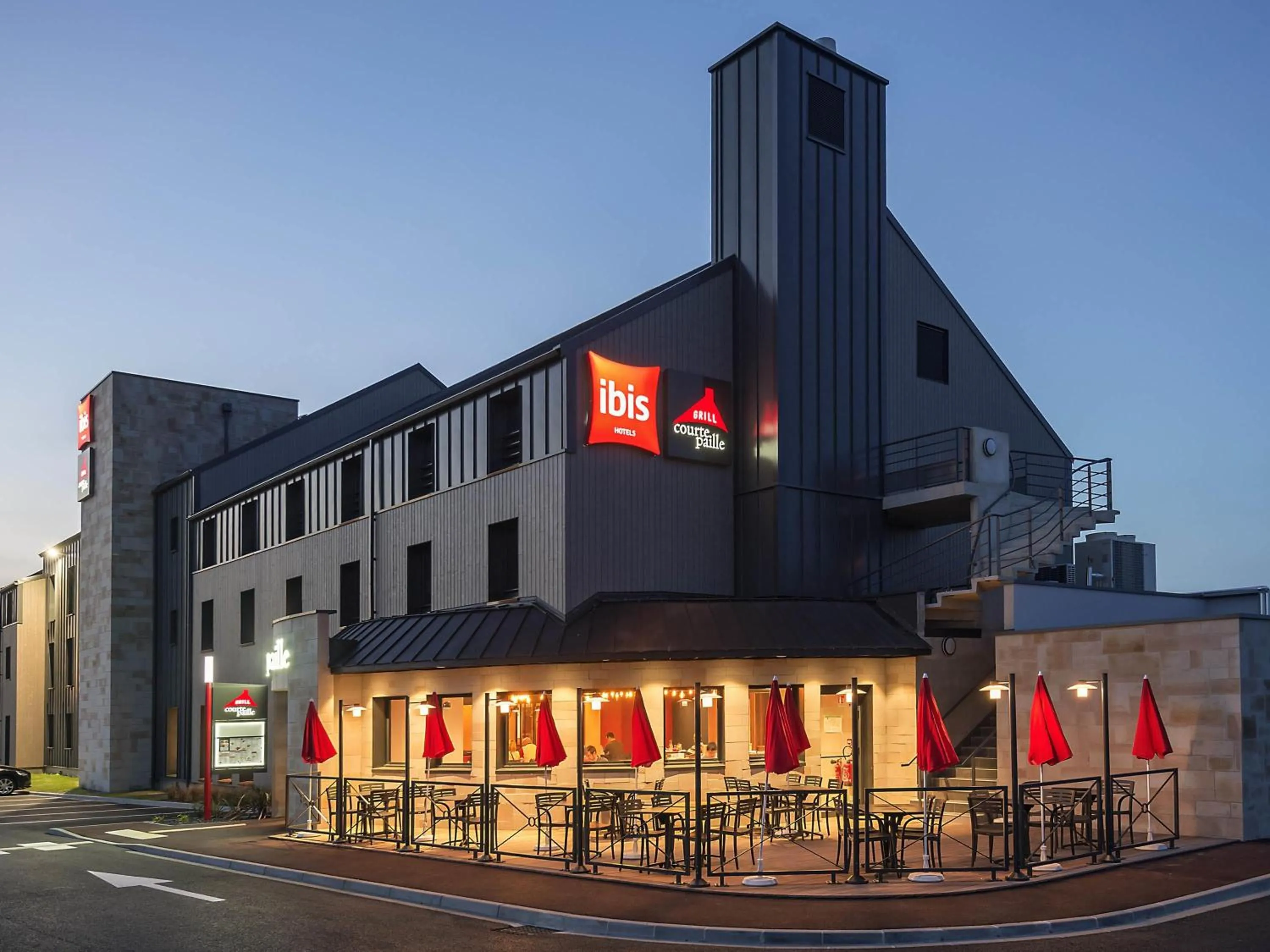 Restaurant/places to eat in ibis Pontorson Baie Du Mont Saint Michel