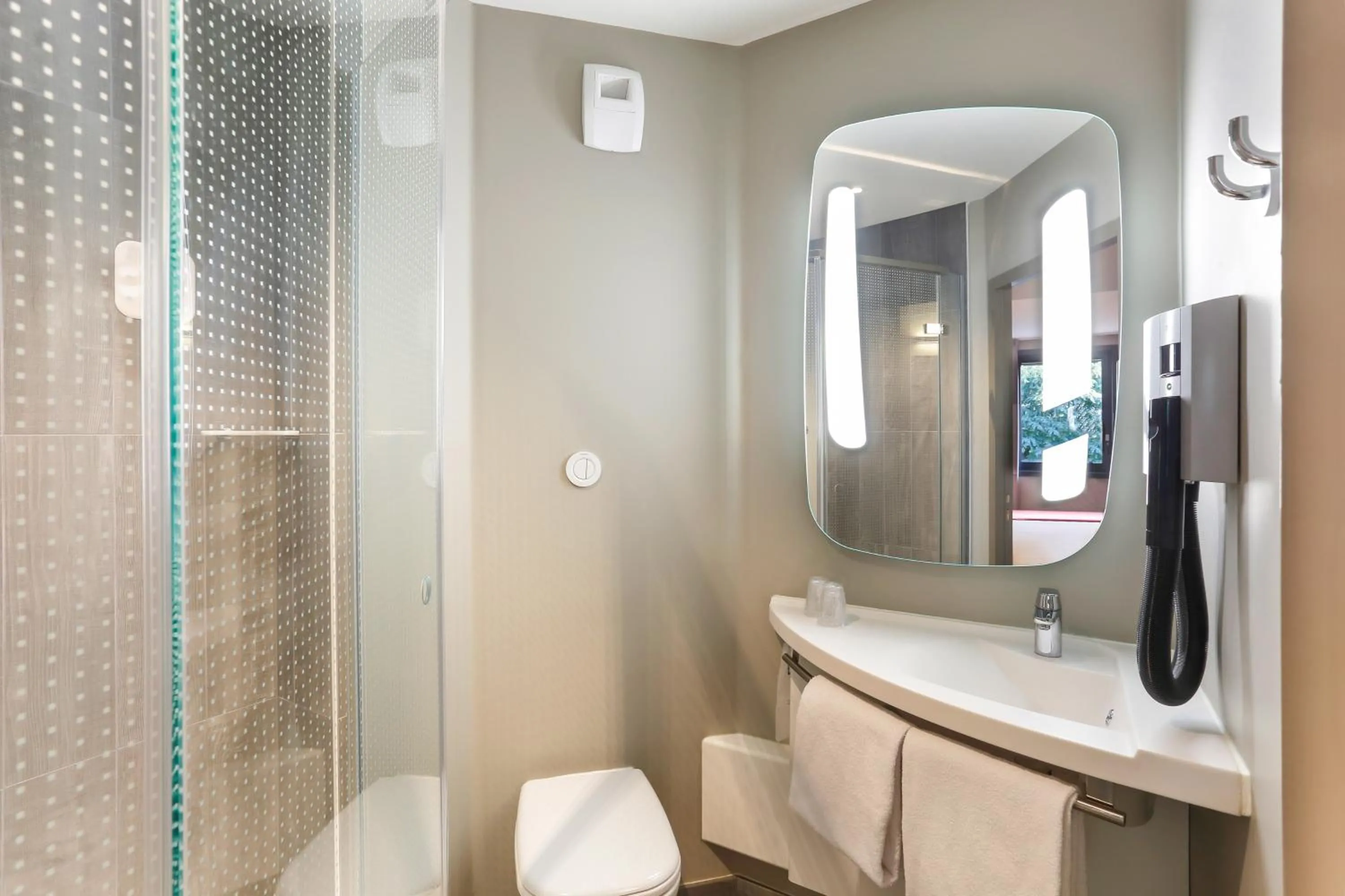 Shower in ibis Lyon Carre De Soie