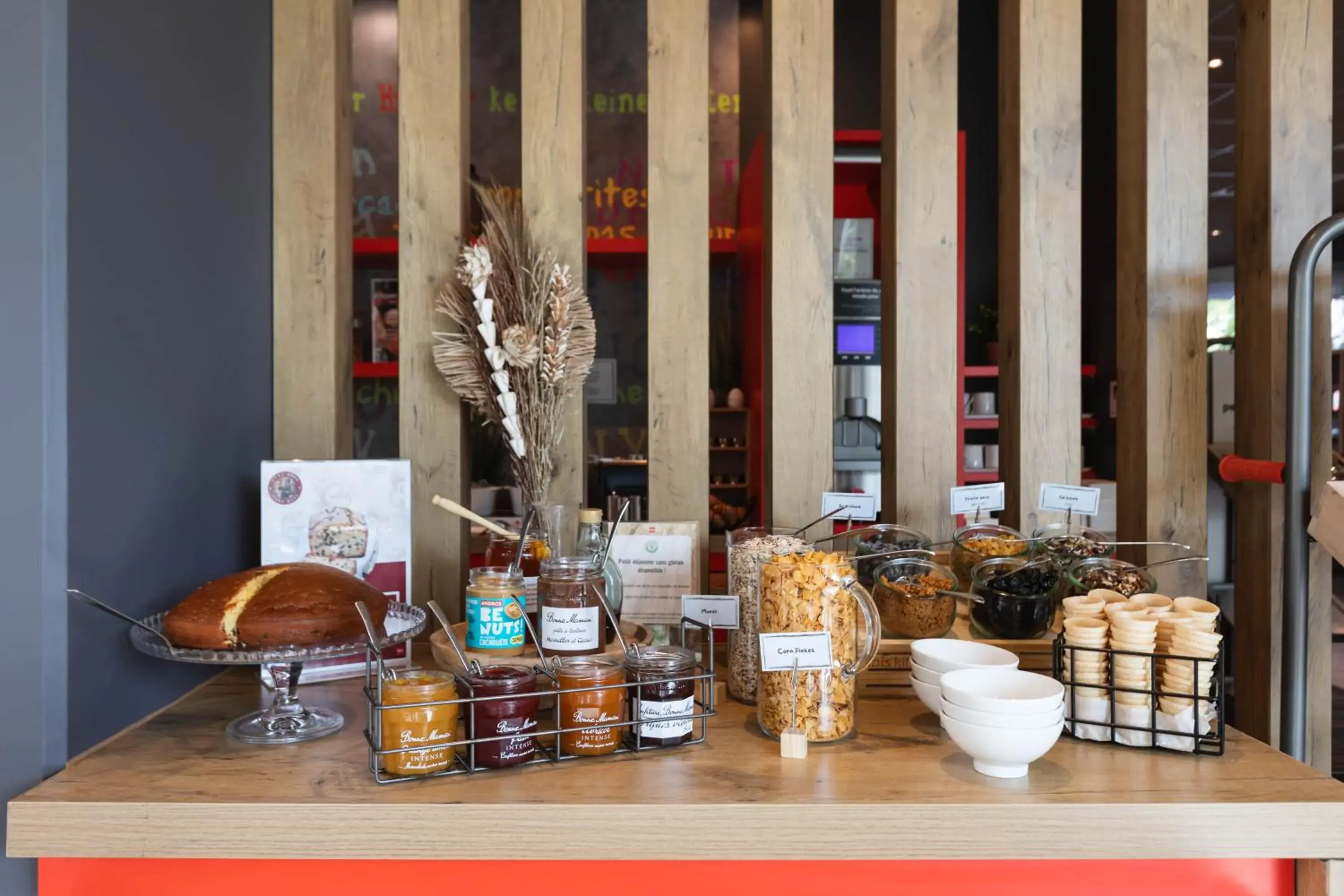 Food and drinks in ibis Lyon Carre De Soie Food and drinks in ibis Lyon Carre De Soie