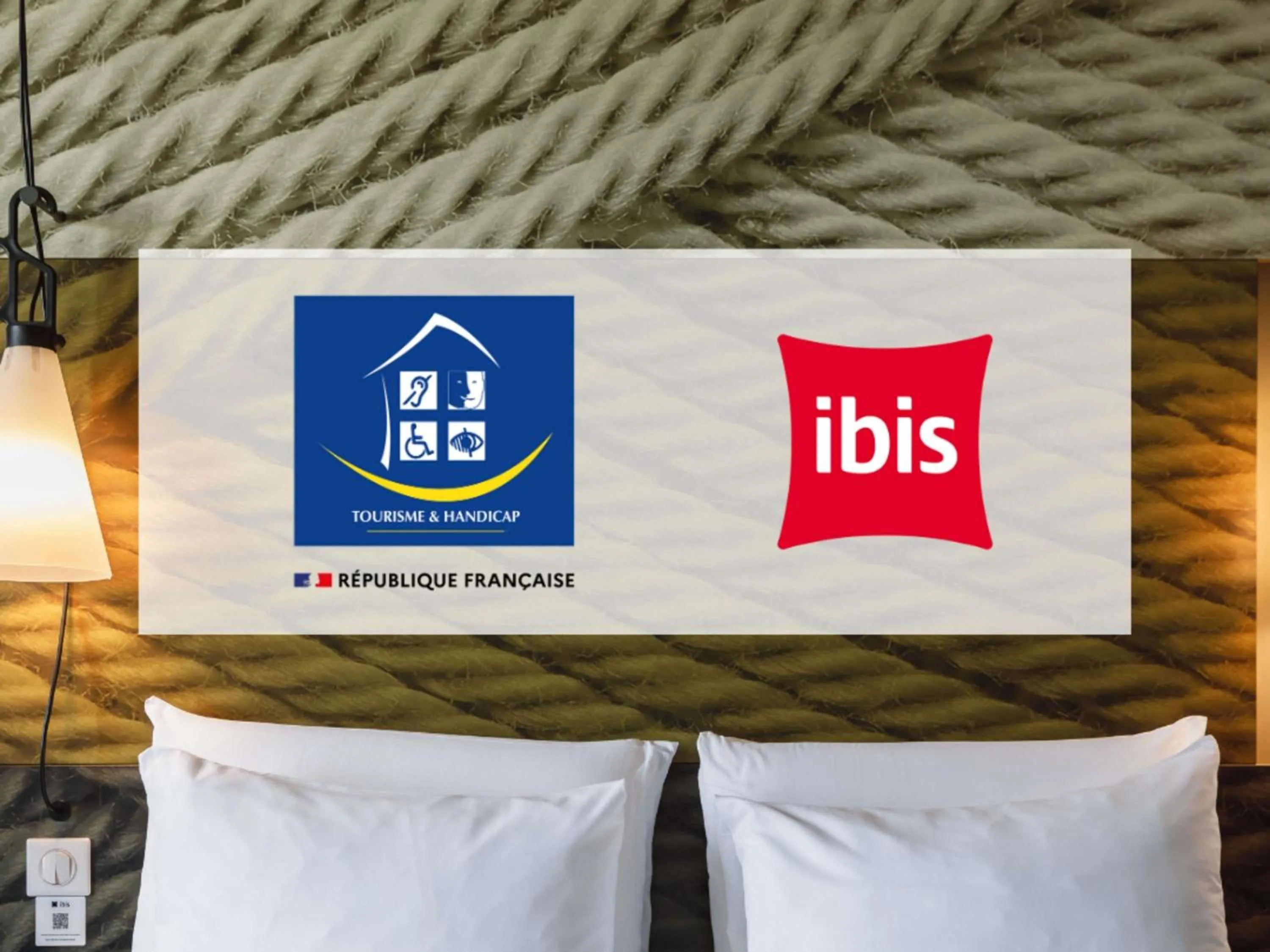 Bedroom, Bed in ibis Lyon Carre De Soie