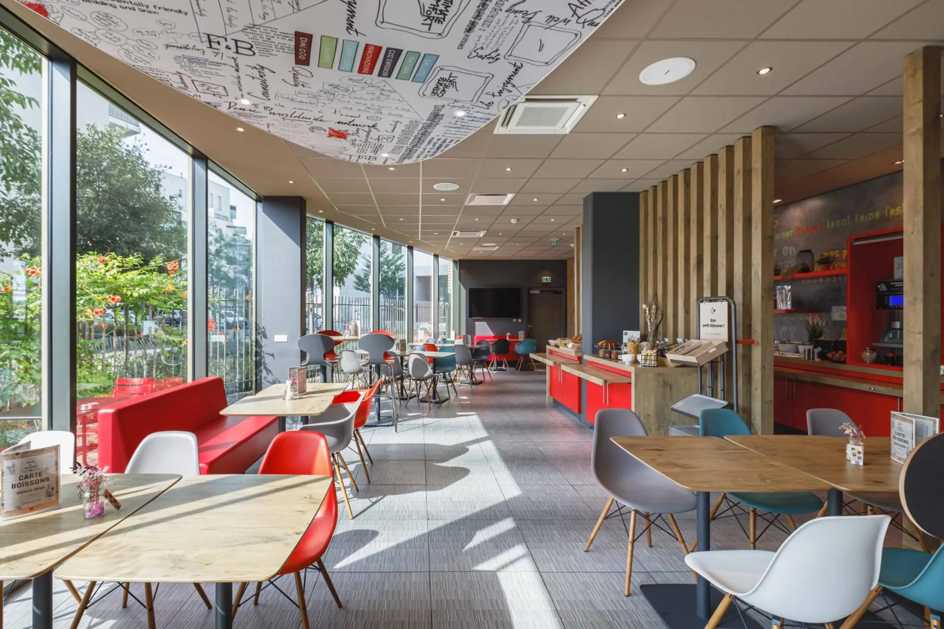 Breakfast in ibis Lyon Carre De Soie Breakfast in ibis Lyon Carre De Soie