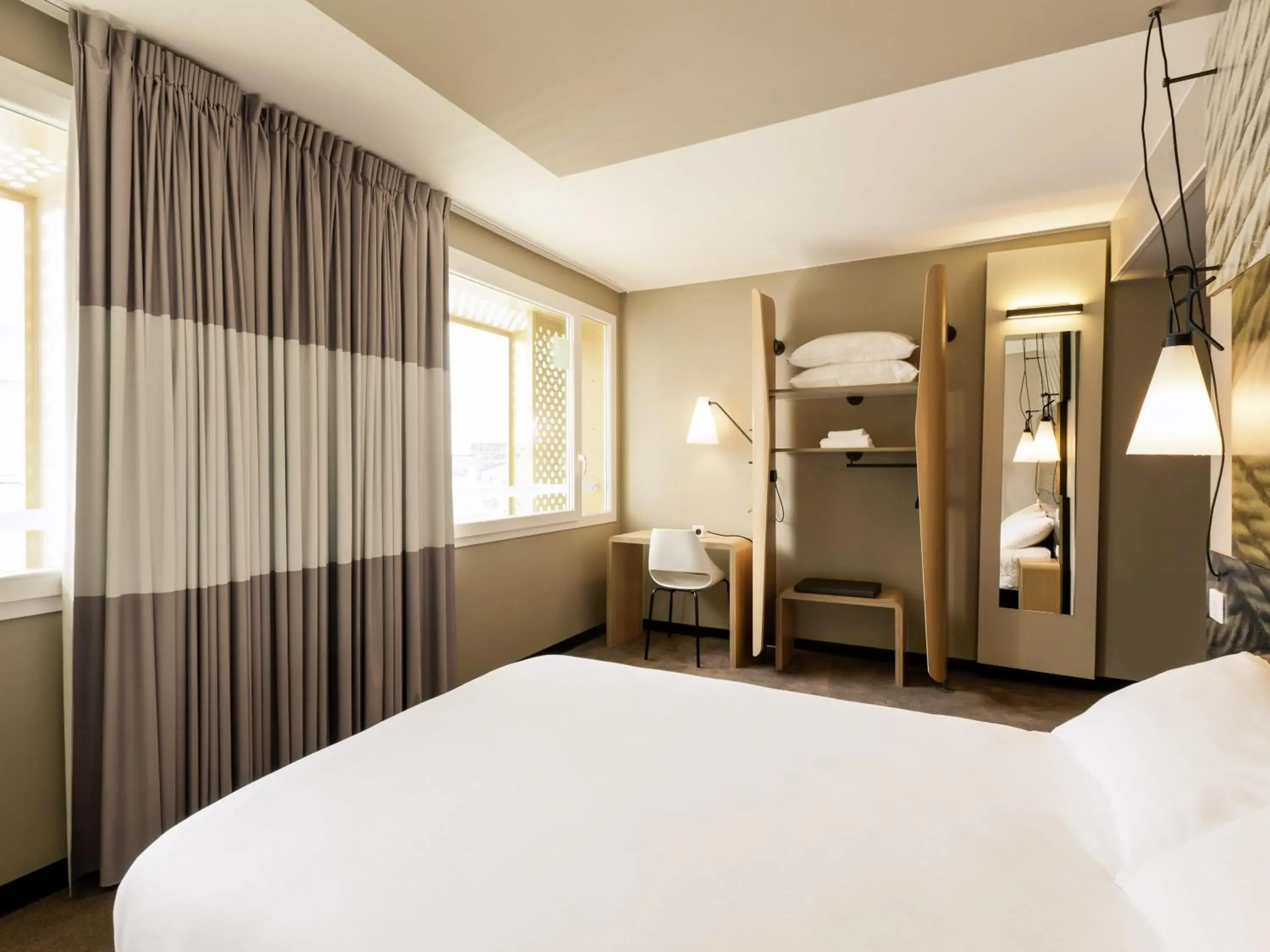 Bedroom, Bed in ibis Lyon Carre De Soie Bedroom, Bed in ibis Lyon Carre De Soie