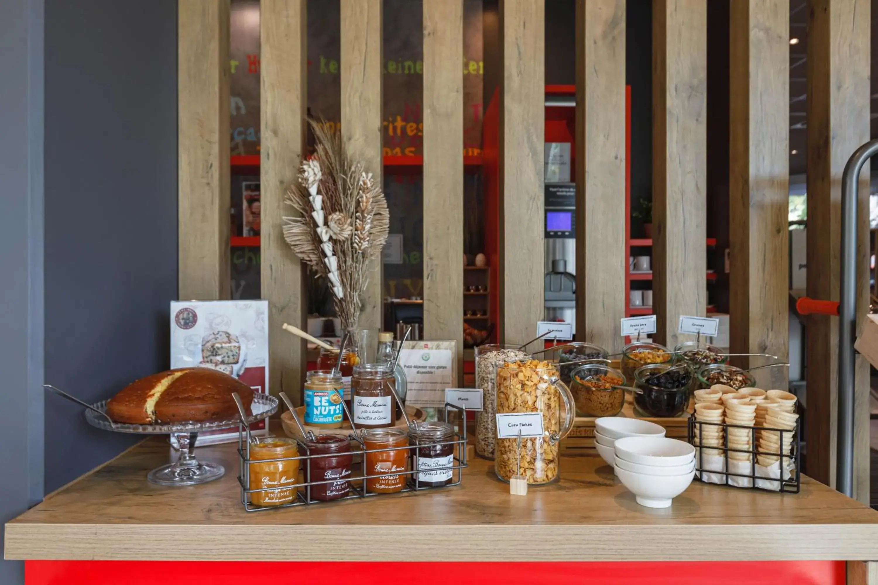 Food and drinks in ibis Lyon Carre De Soie Food and drinks in ibis Lyon Carre De Soie