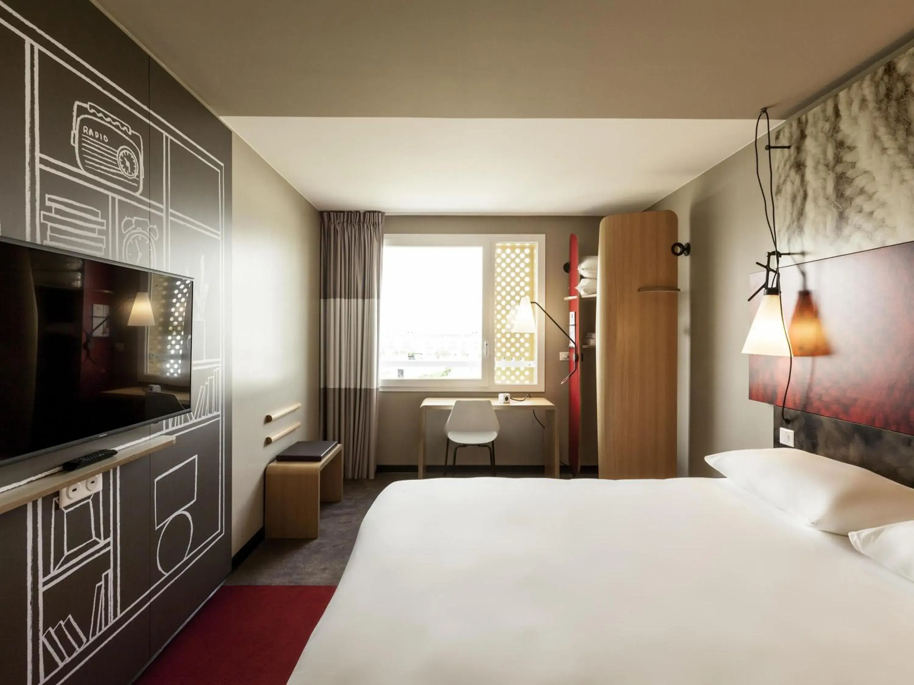 Bedroom, Bed in ibis Lyon Carre De Soie Bedroom, Bed in ibis Lyon Carre De Soie