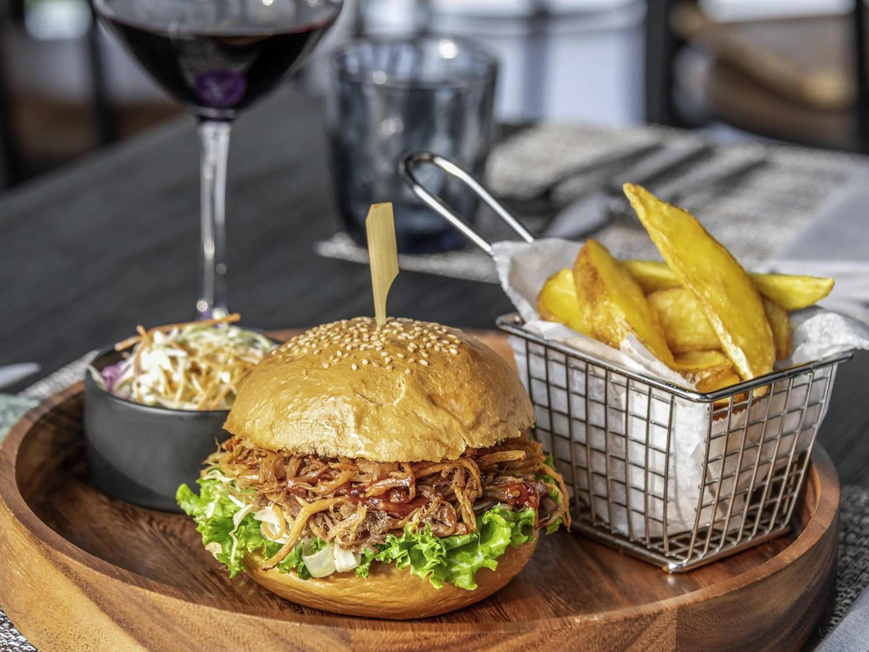 Restaurant/places to eat in Mercure Hai Phong