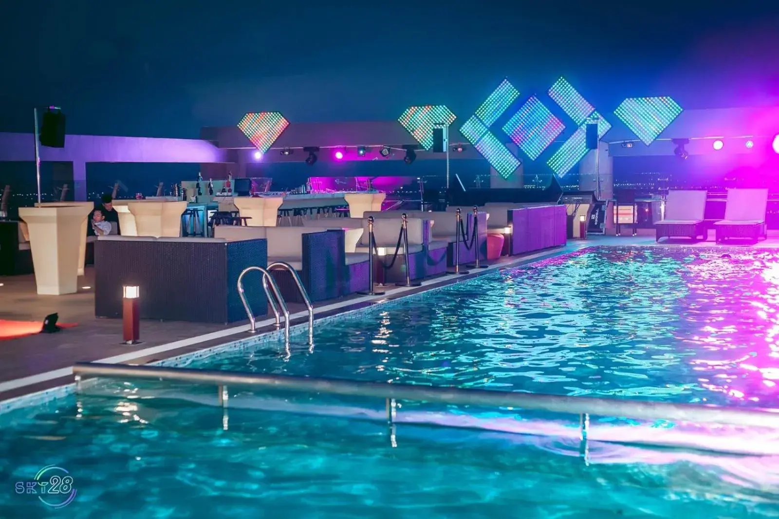 Swimming pool in Mercure Hai Phong Swimming pool in Mercure Hai Phong