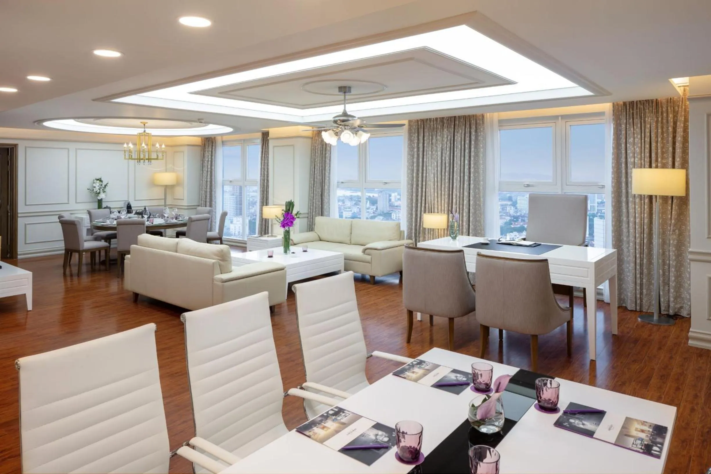 Living room in Mercure Hai Phong