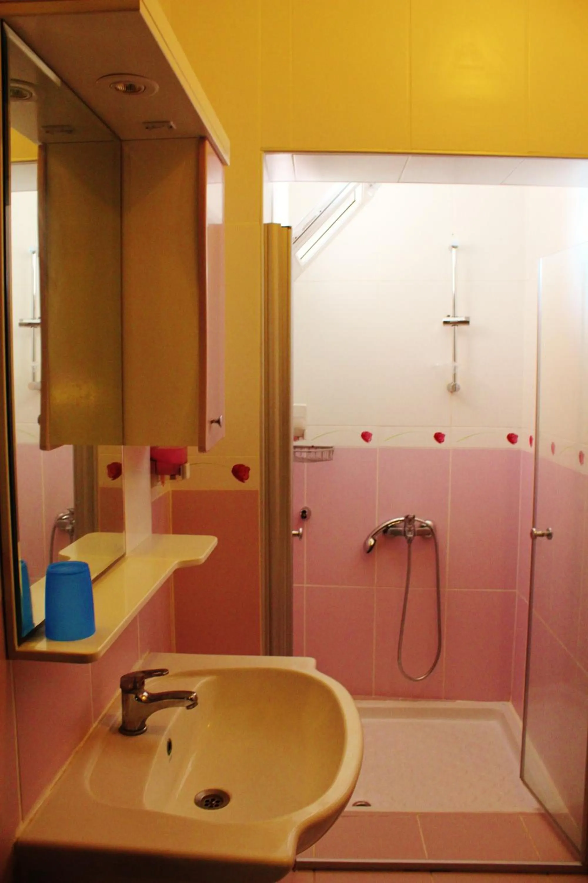 Bathroom in Ladies Beach Hotel