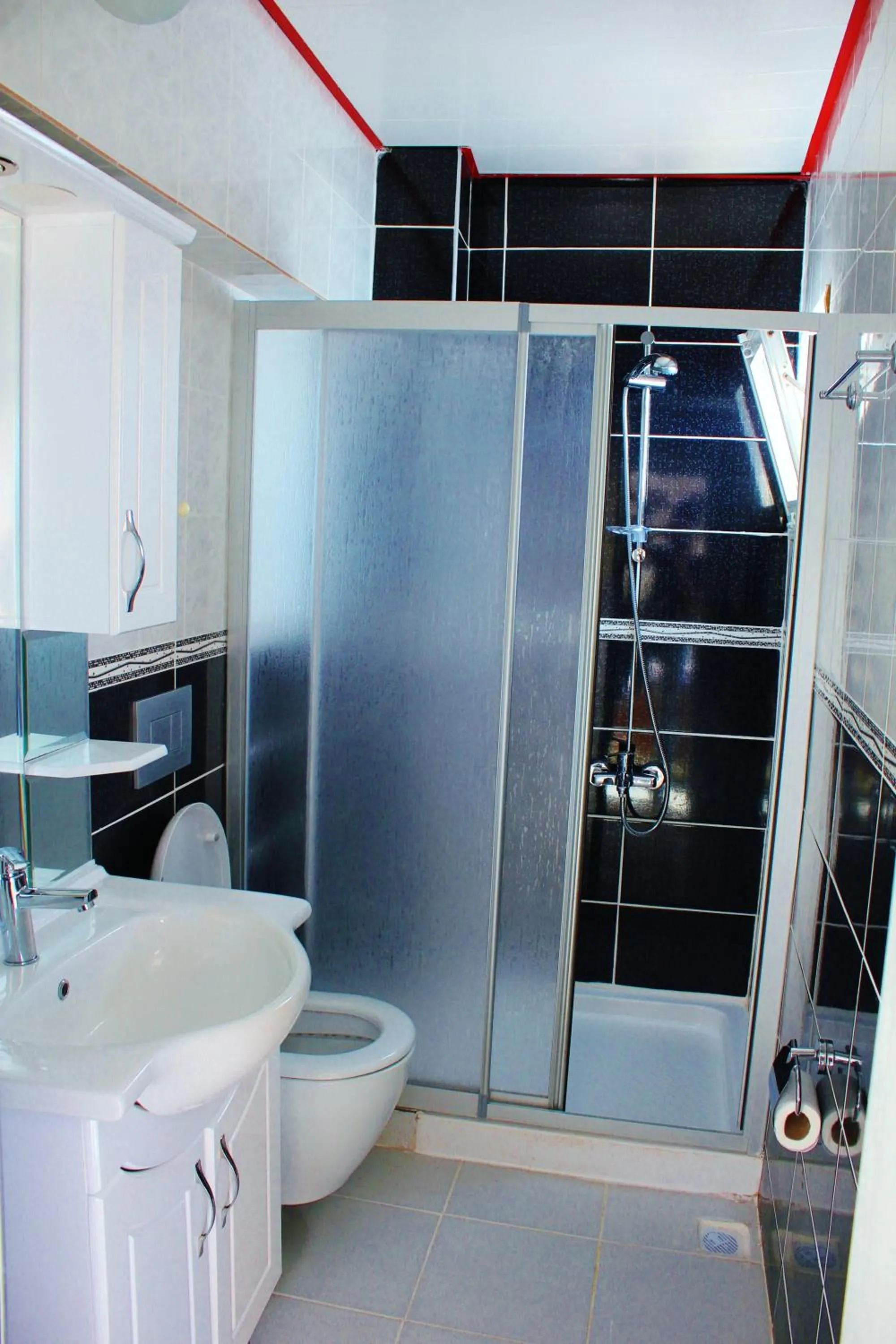 Bathroom in Ladies Beach Hotel