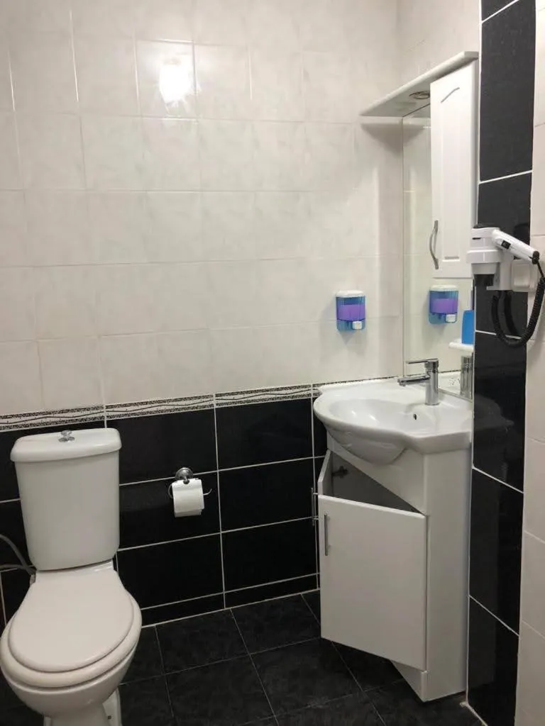 Bathroom in Ladies Beach Hotel