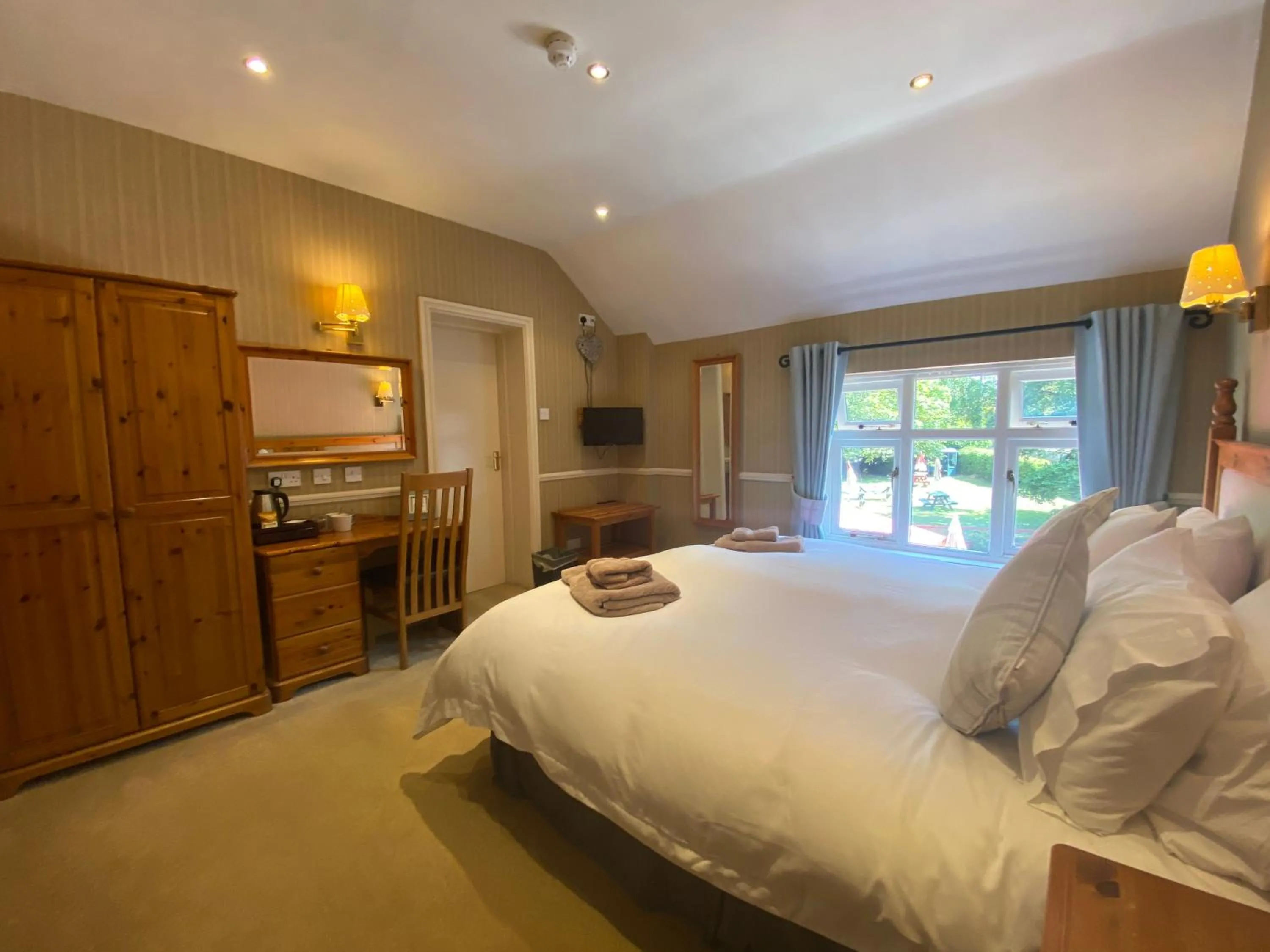 Bed in The Egerton Arms Astbury