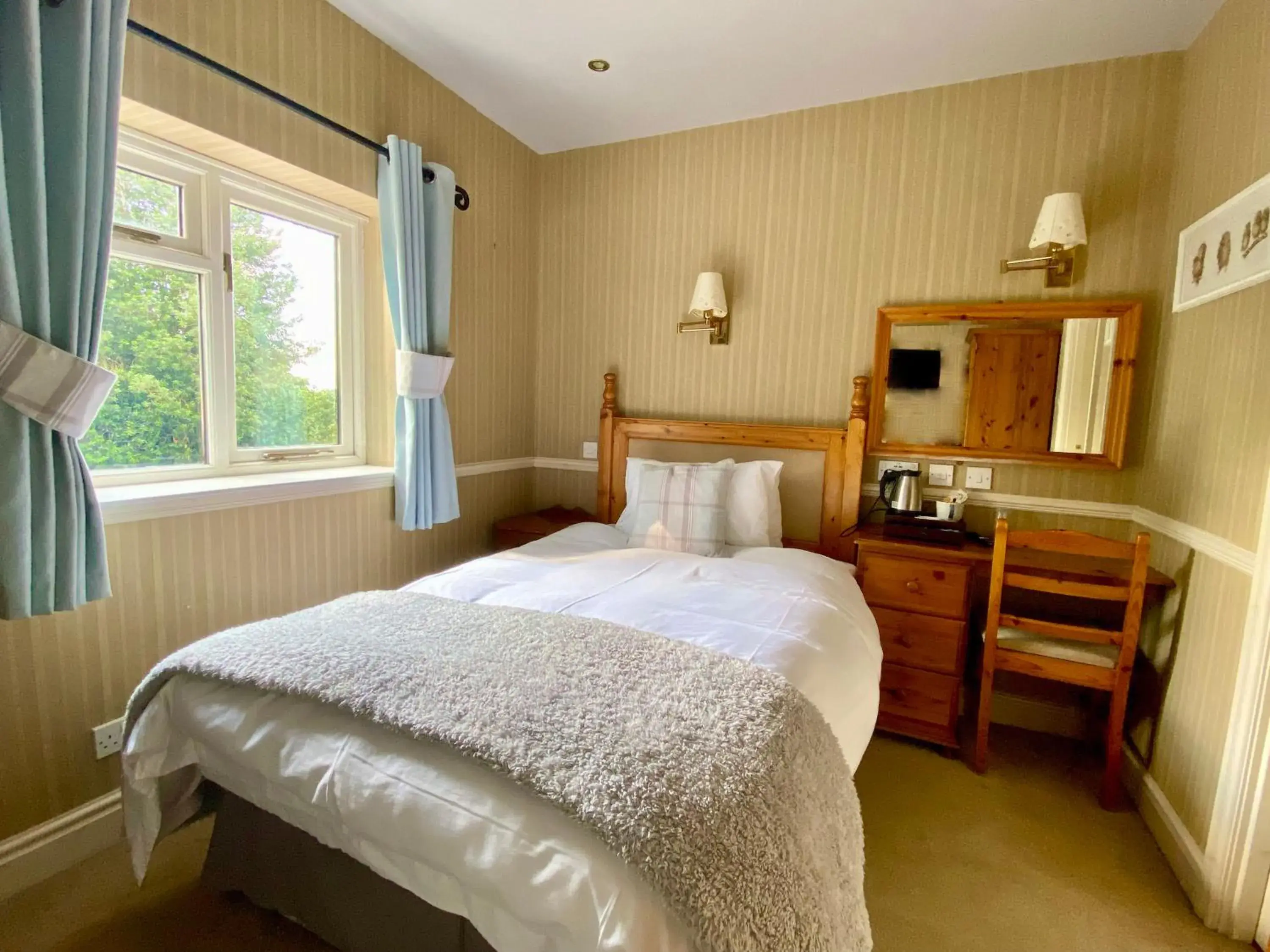 Single Room with Private Bathroom in The Egerton Arms Astbury Single Room with Private Bathroom in The Egerton Arms Astbury