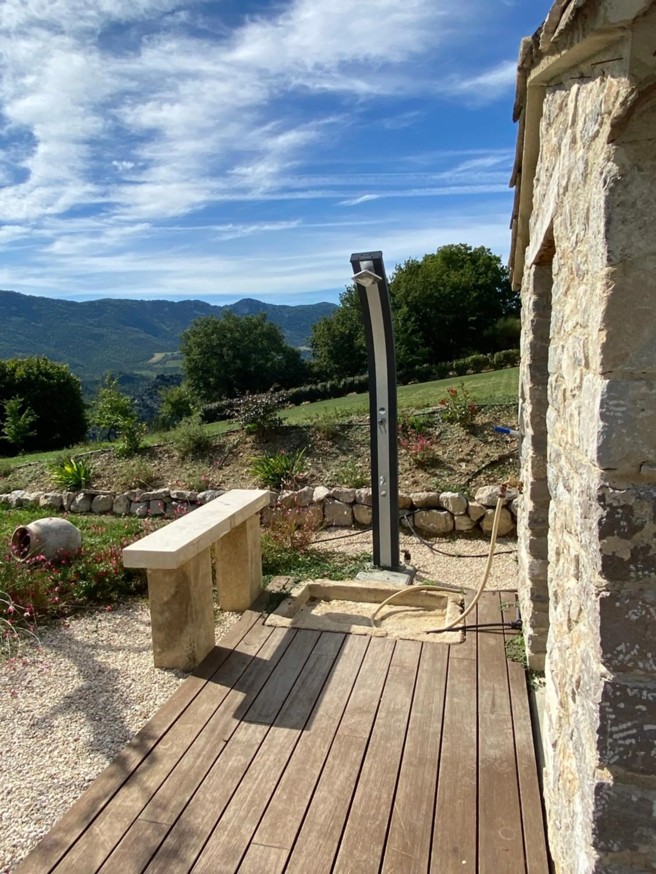 Chambre une fenêtre sur le Ventoux la Clue