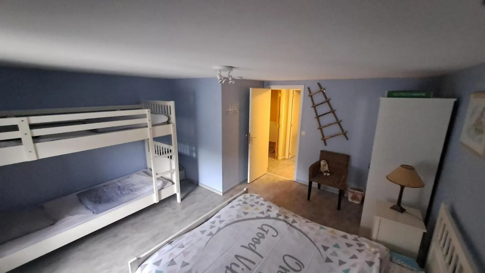 Bed in B&B Aux 10 Clefs