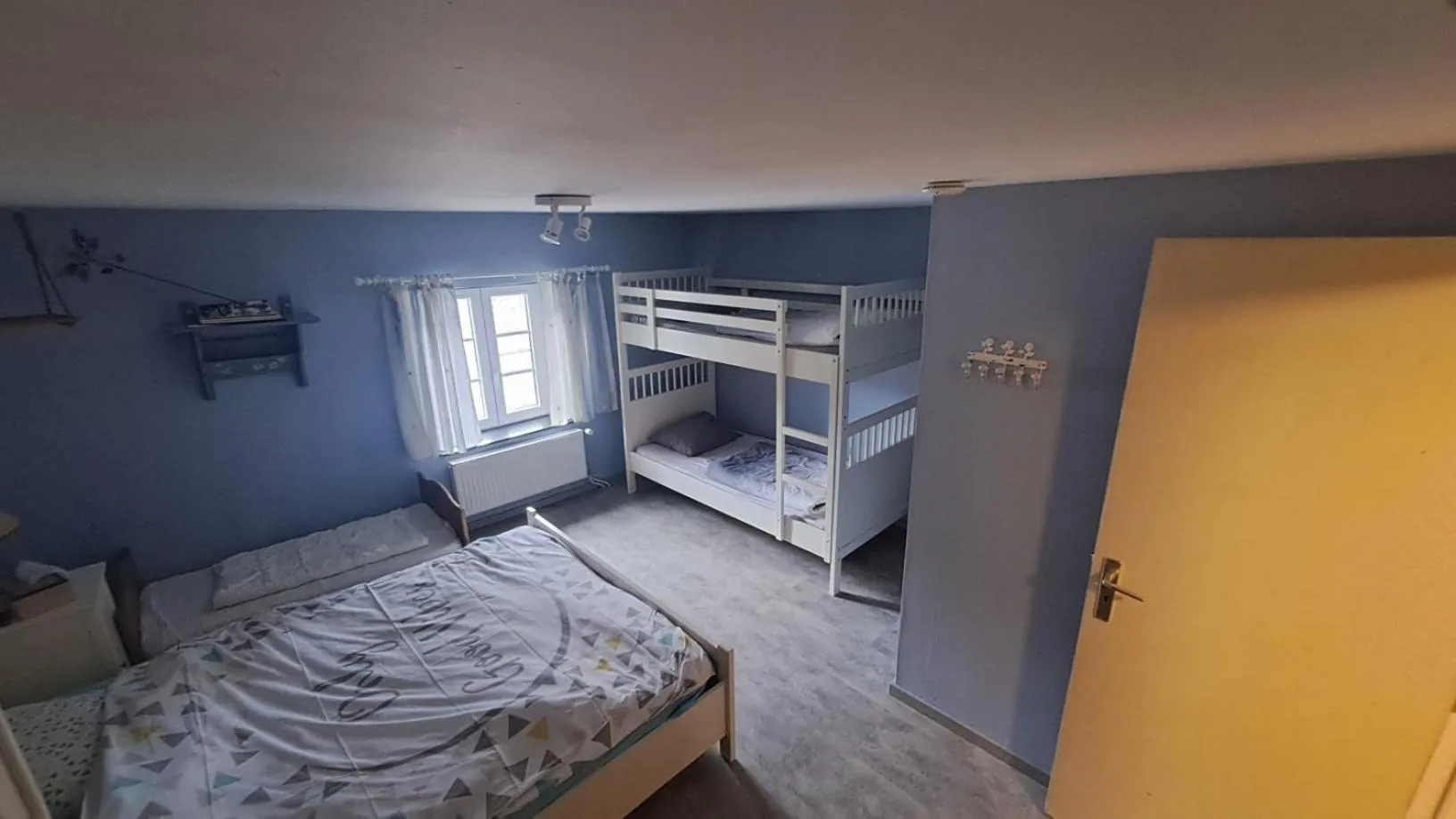 Bed in B&B Aux 10 Clefs