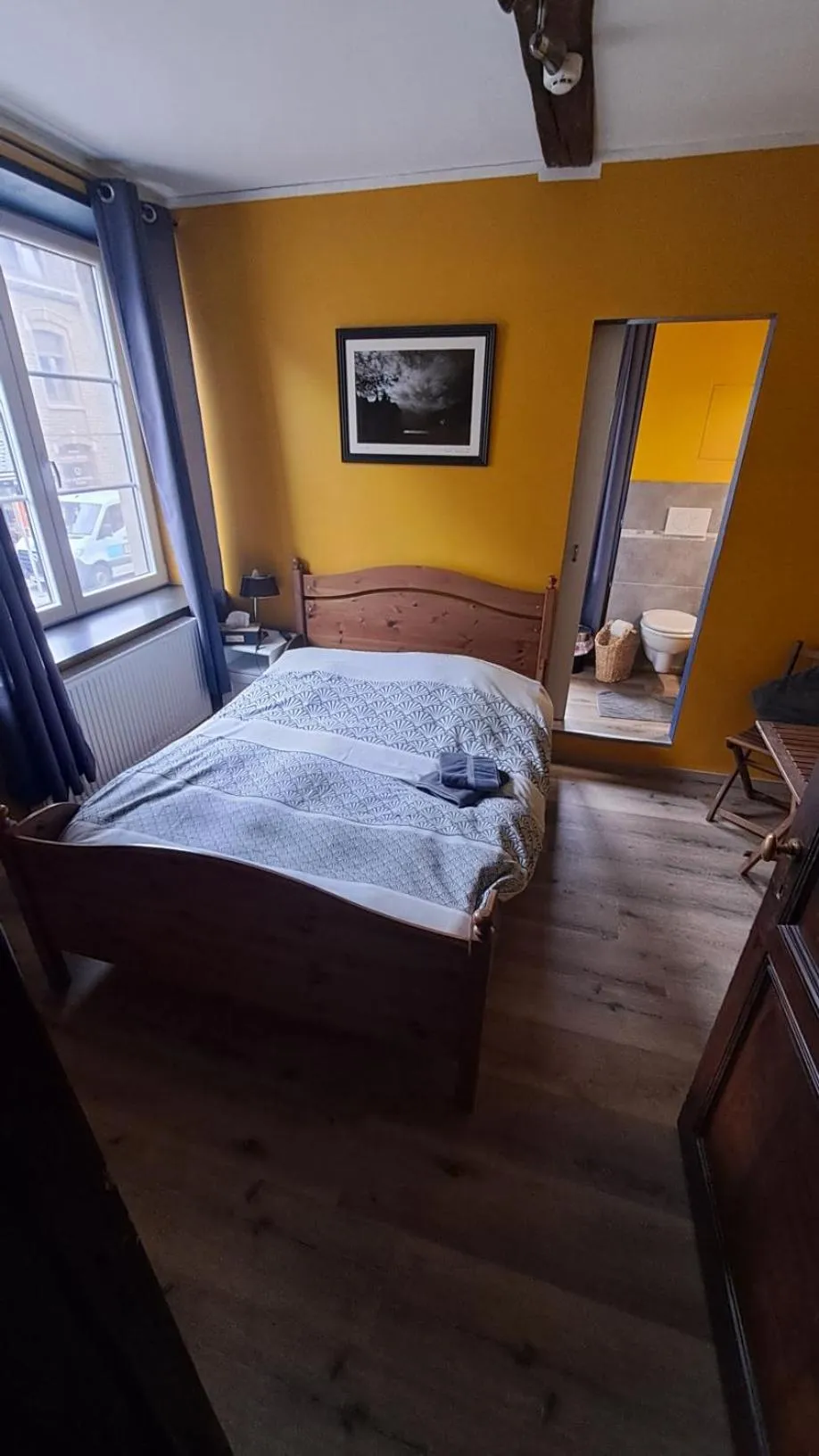 Bed in B&B Aux 10 Clefs