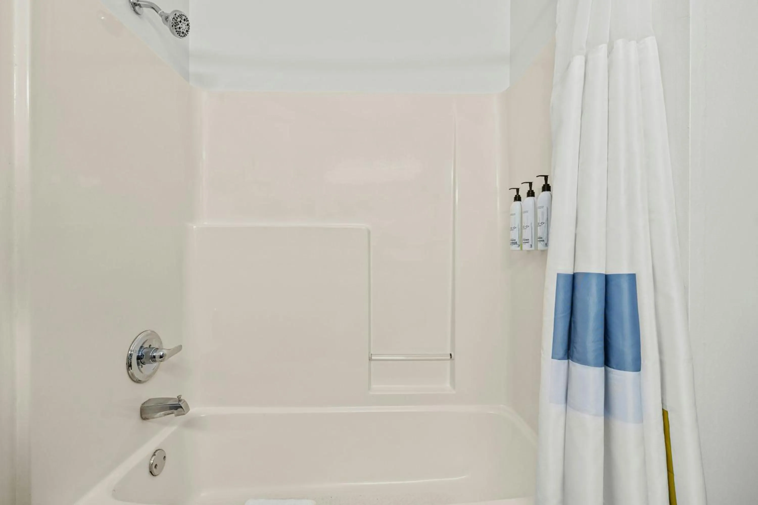 Bathroom in City Express By Marriott Manteno