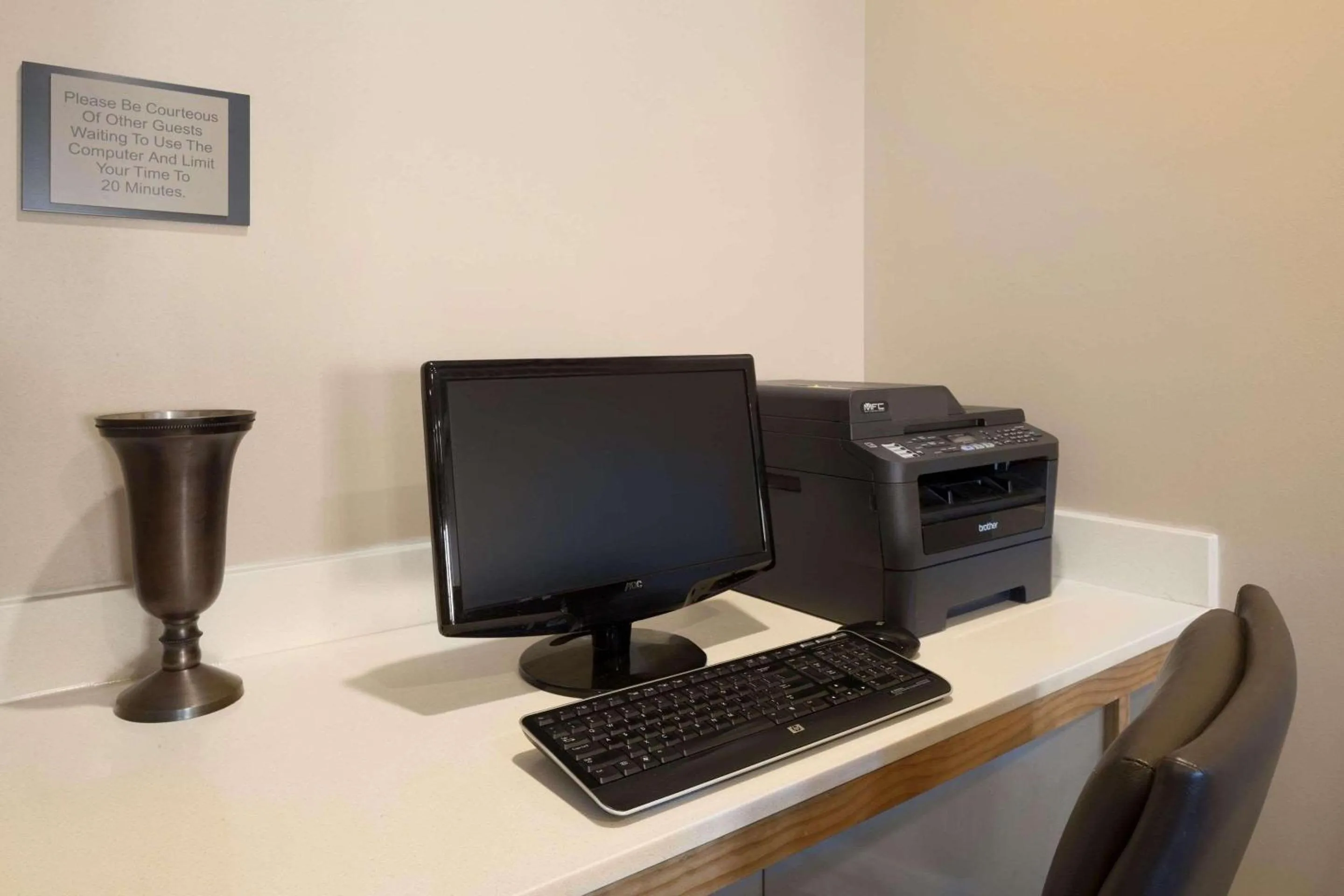 Business facilities in Country Inn & Suites by Radisson, Manteno, IL