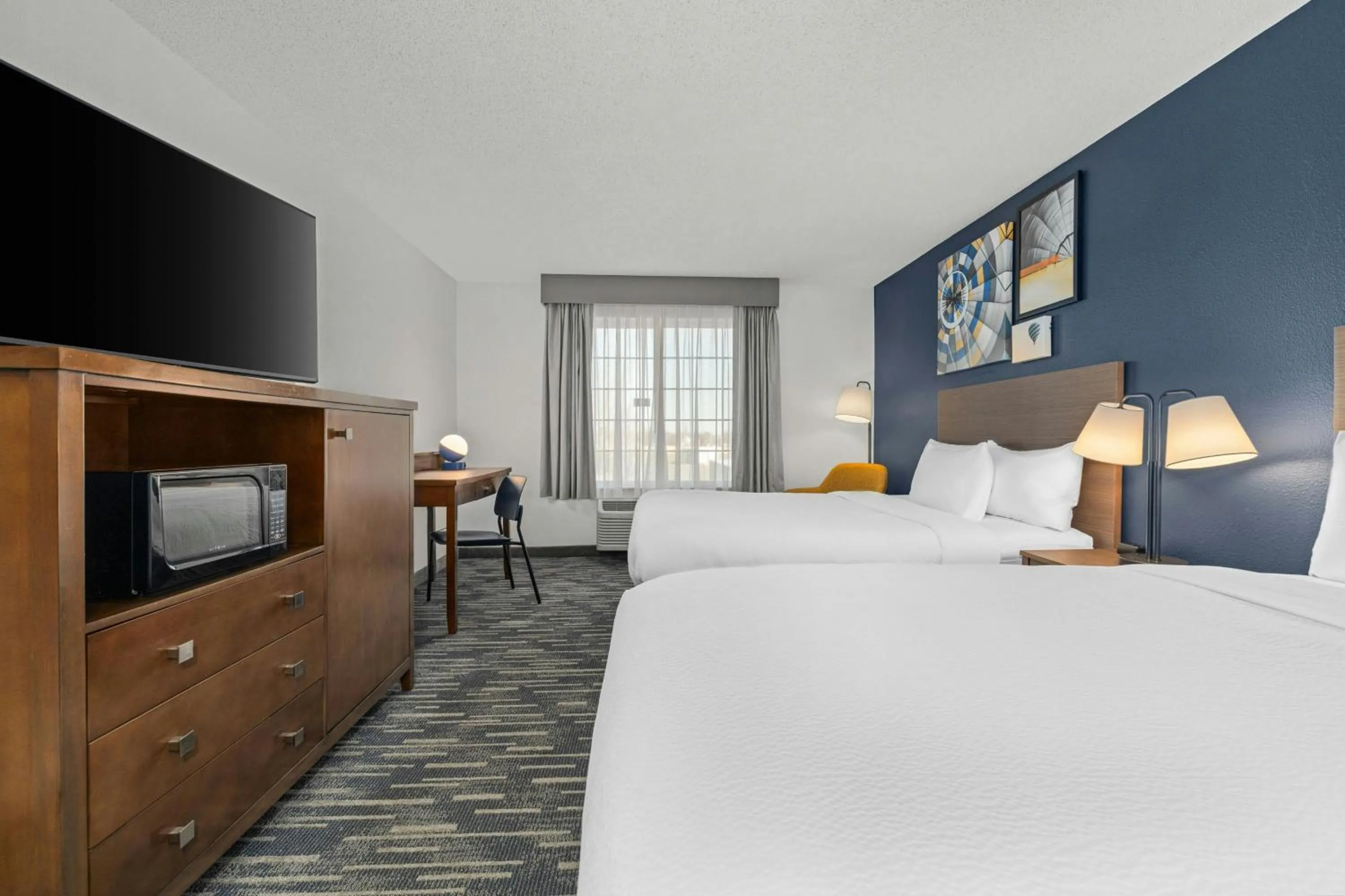 Photo of the whole room, Bed in City Express By Marriott Manteno
