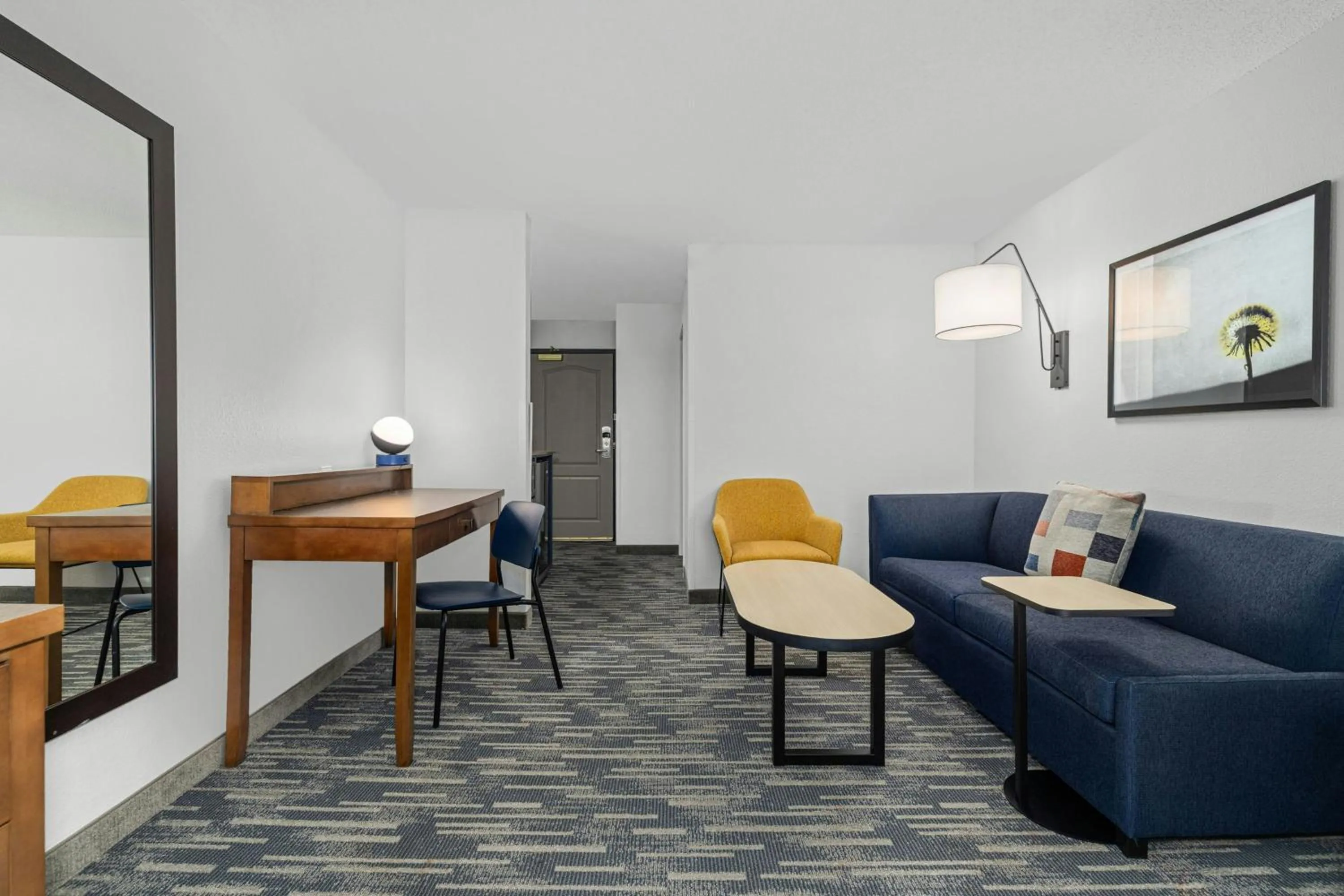 Photo of the whole room in City Express By Marriott Manteno