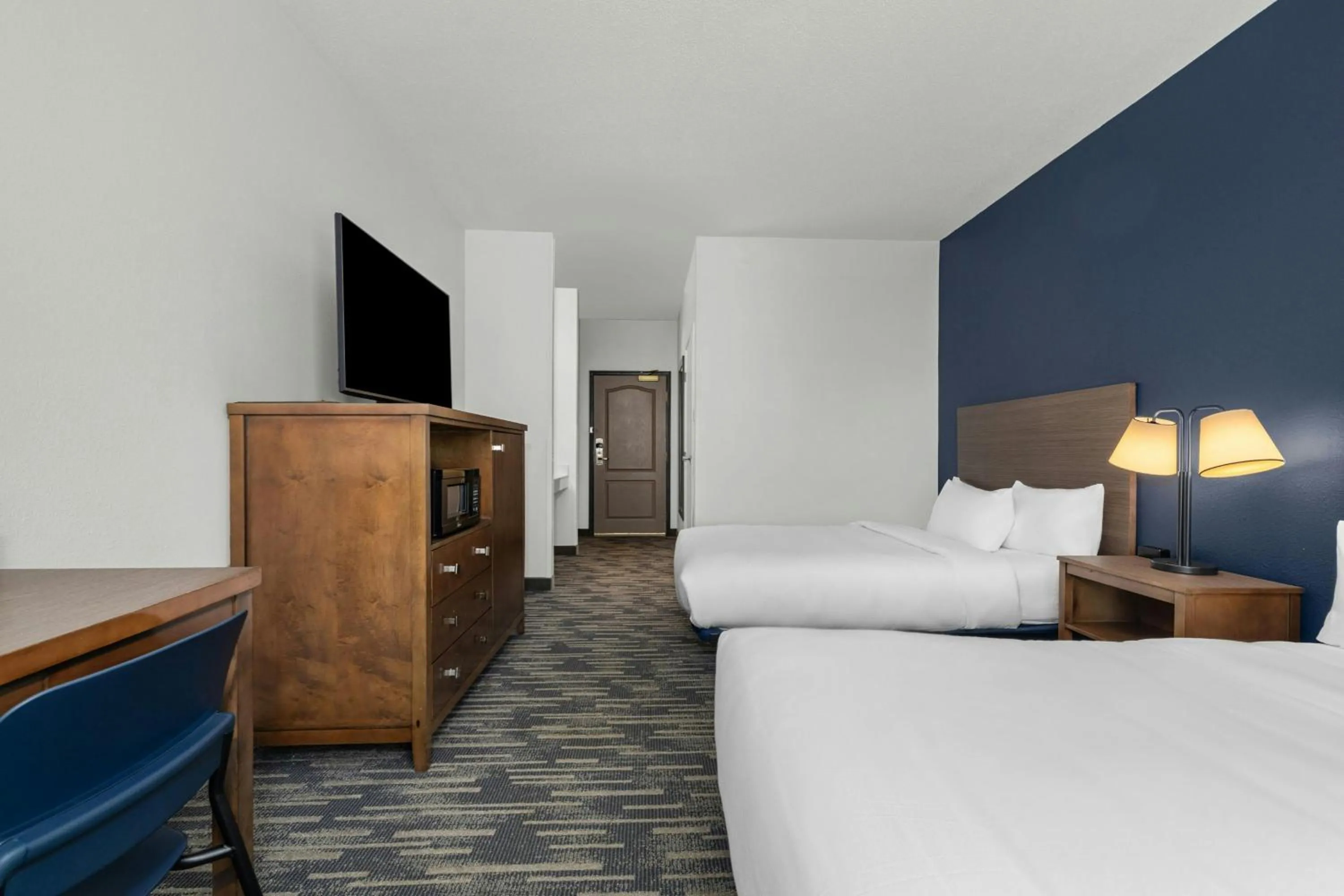 Photo of the whole room, Bed in City Express By Marriott Manteno