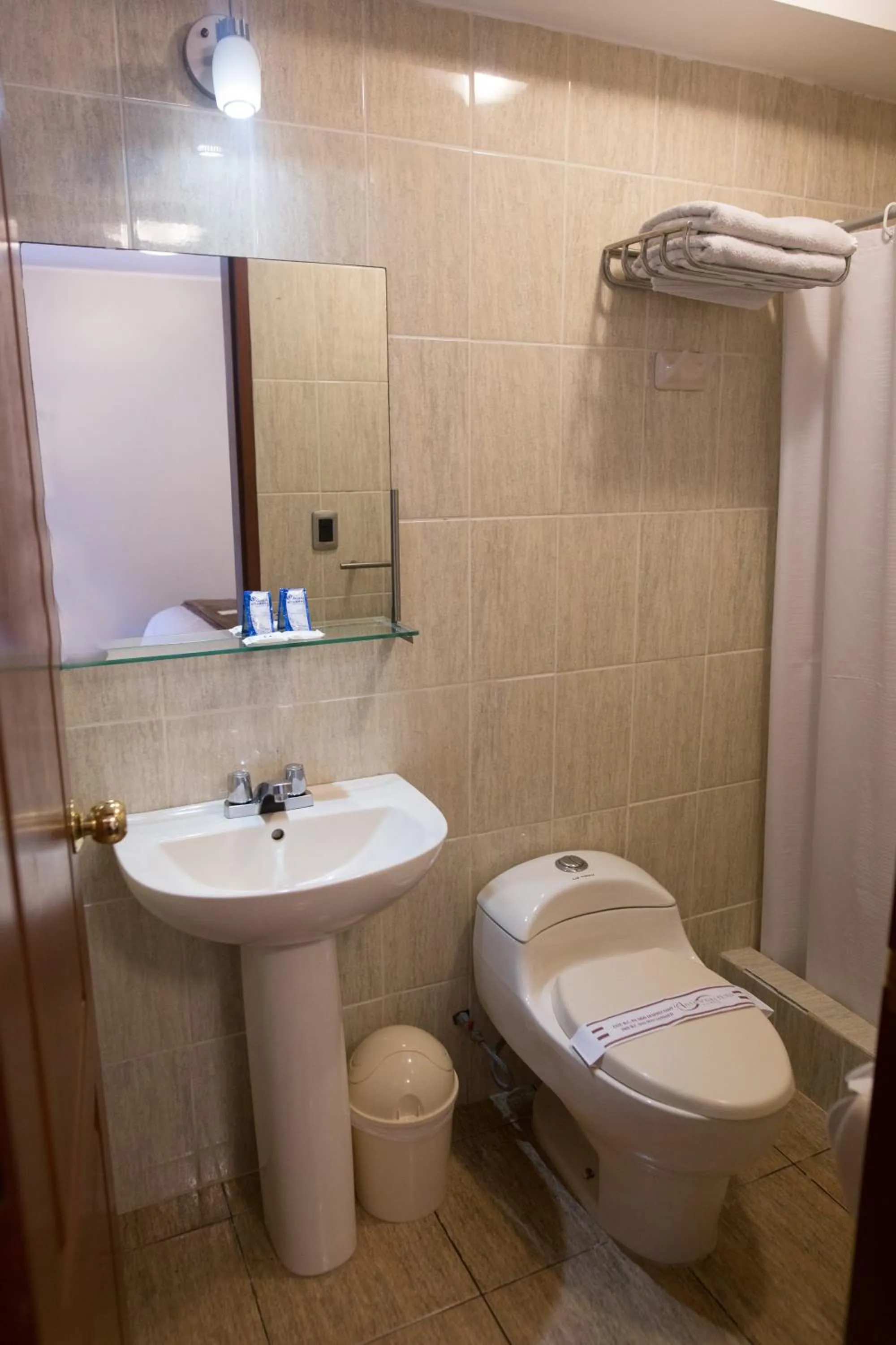 Toilet in Antawasi Hotel