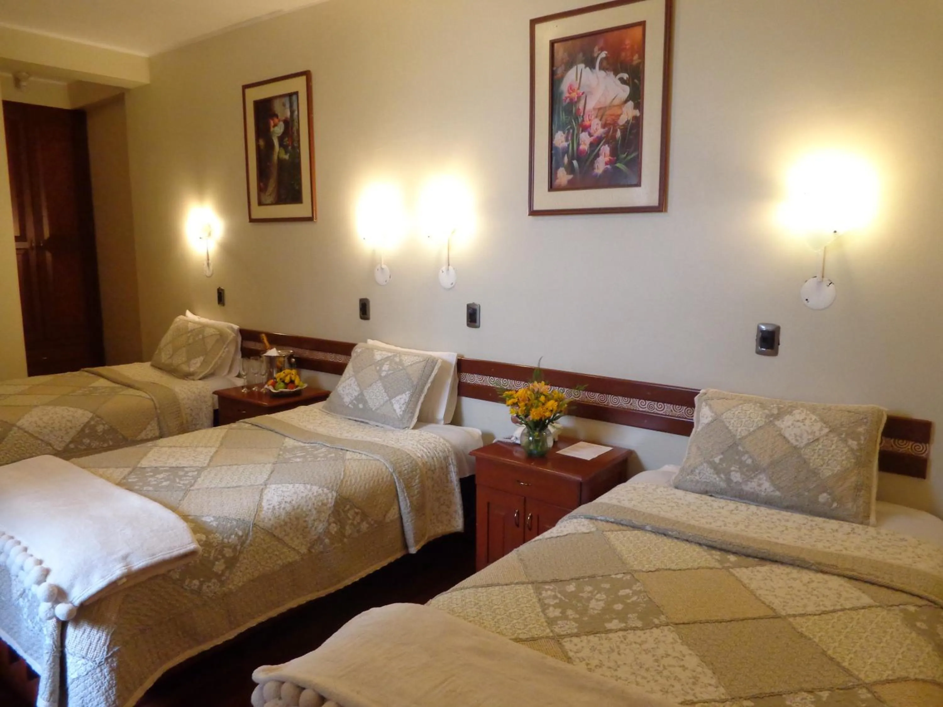 Photo of the whole room, Bed in Antawasi Hotel