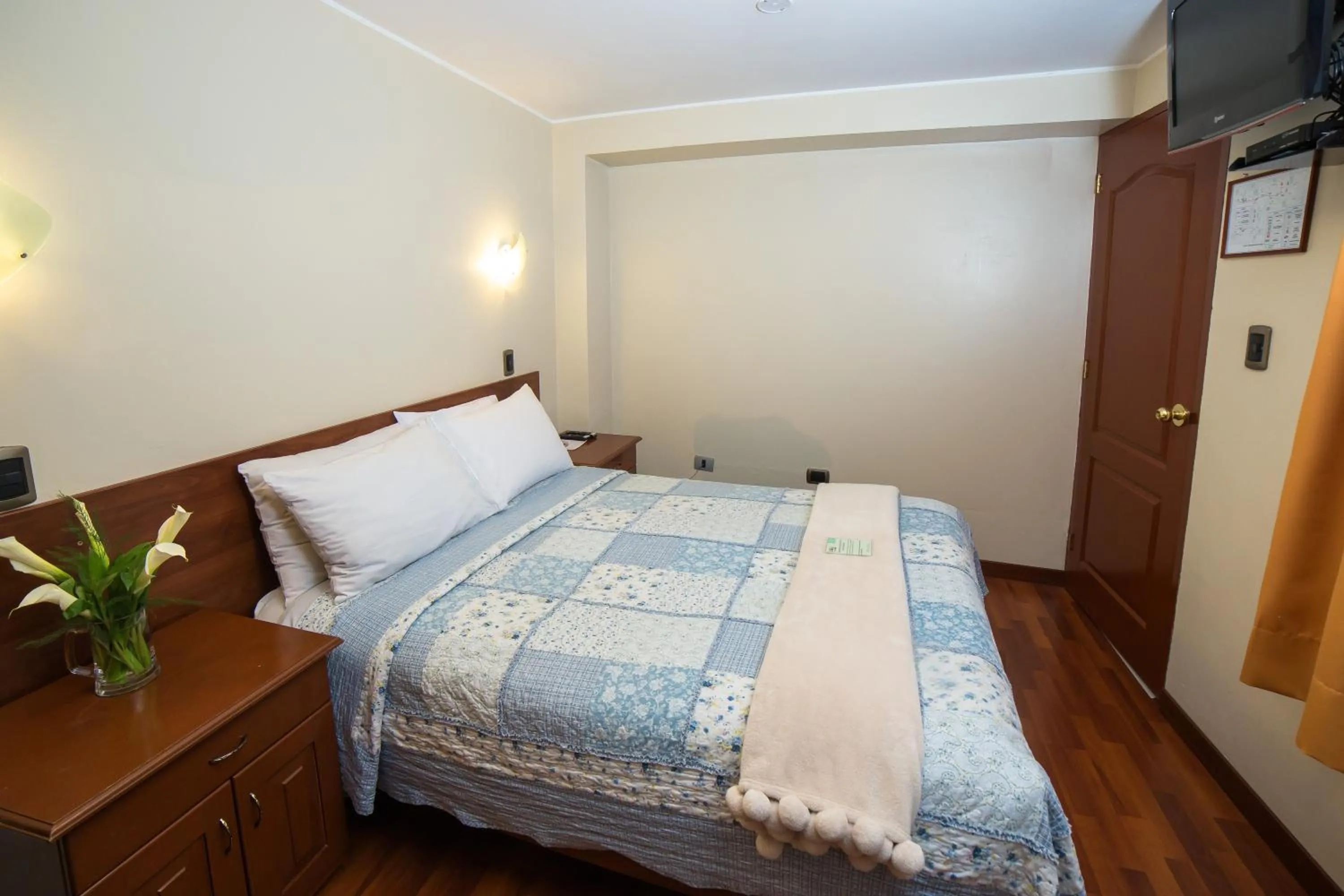 Photo of the whole room, Bed in Antawasi Hotel