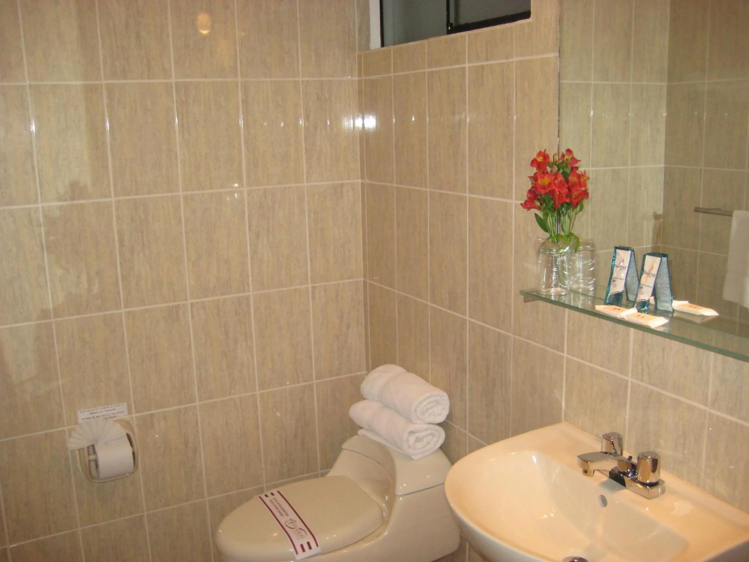 Bathroom in Antawasi Hotel