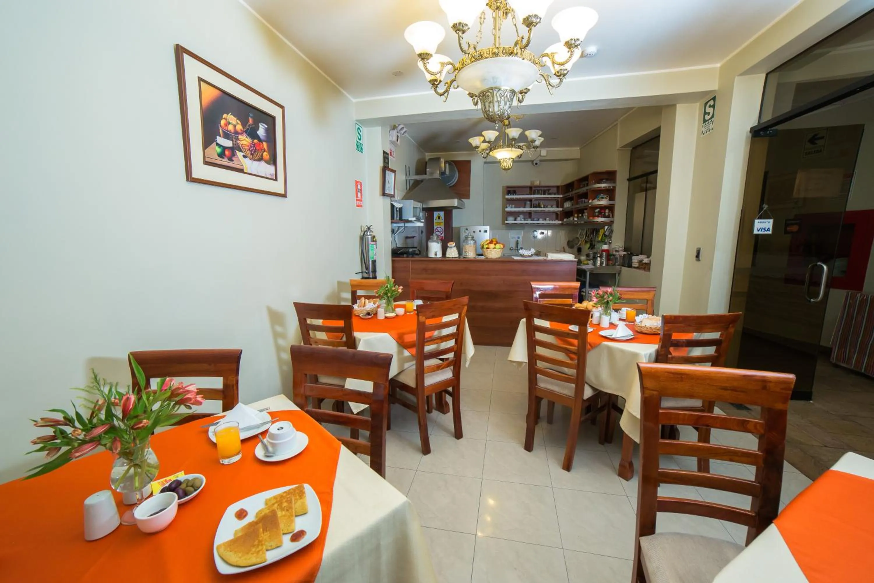 Restaurant/places to eat in Antawasi Hotel