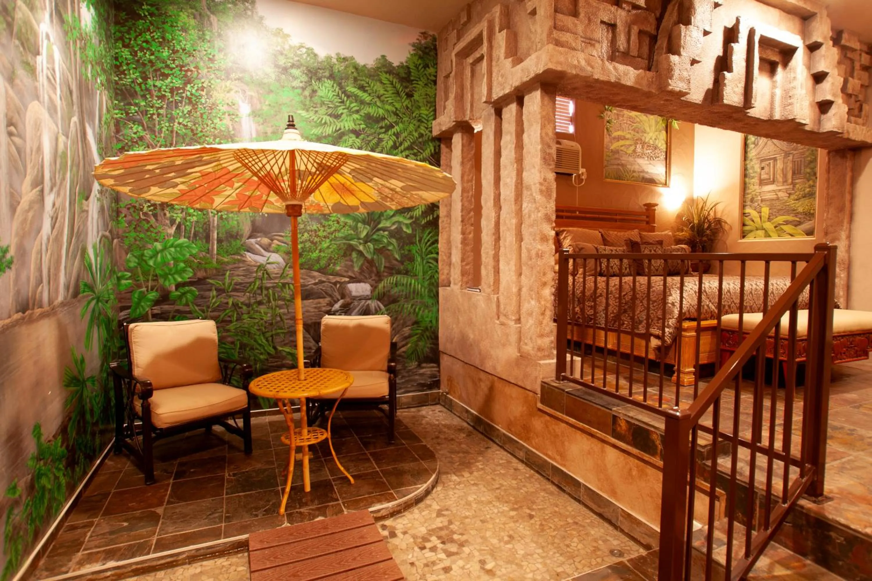 Destinations Inn Theme Rooms