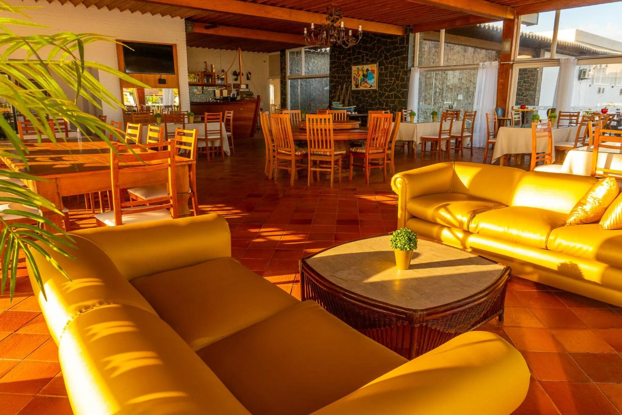 Restaurant/places to eat in Pousada Marilia