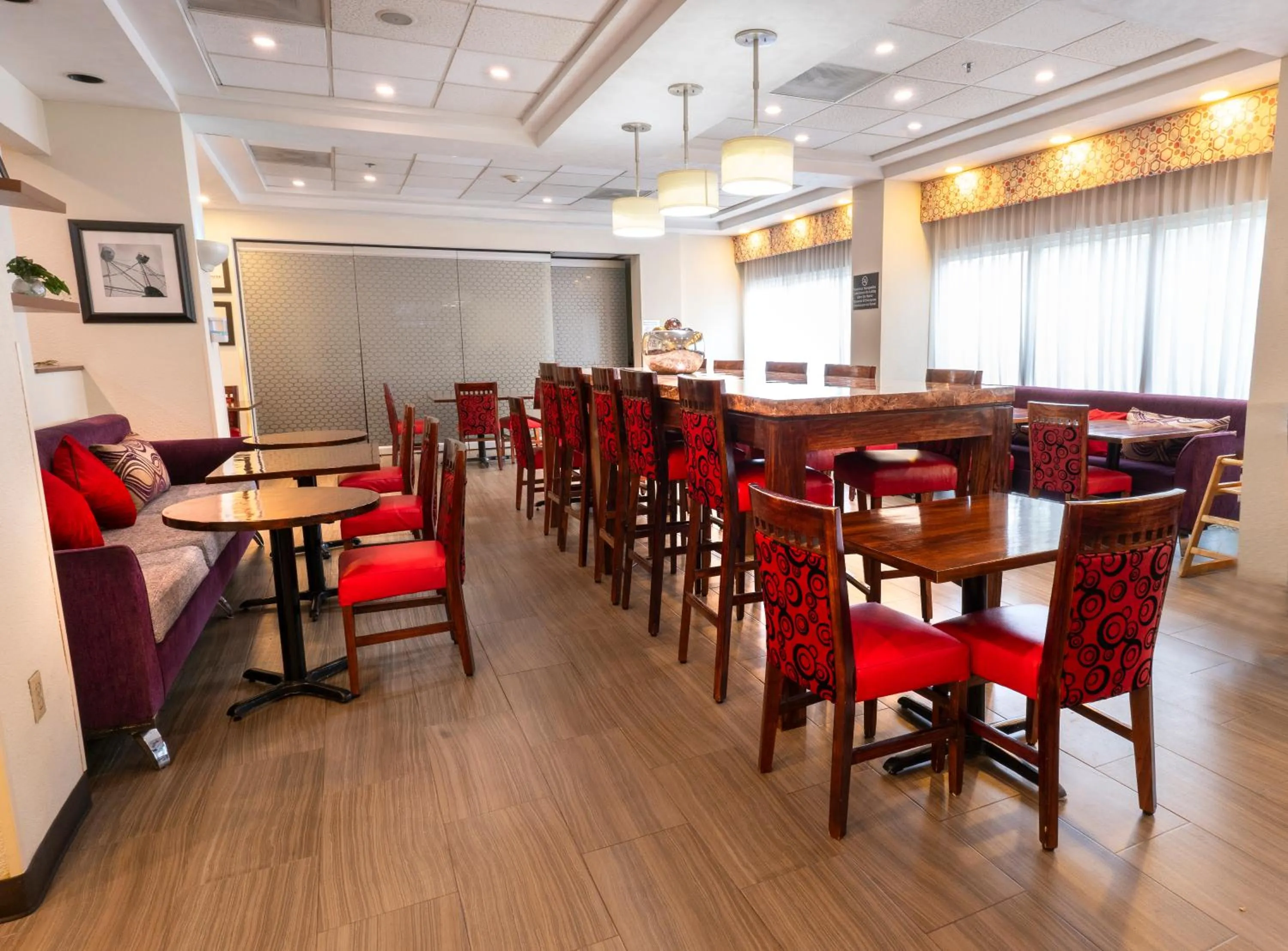 Property building in Hampton Inn by Hilton Guadalajara-Aeropuerto