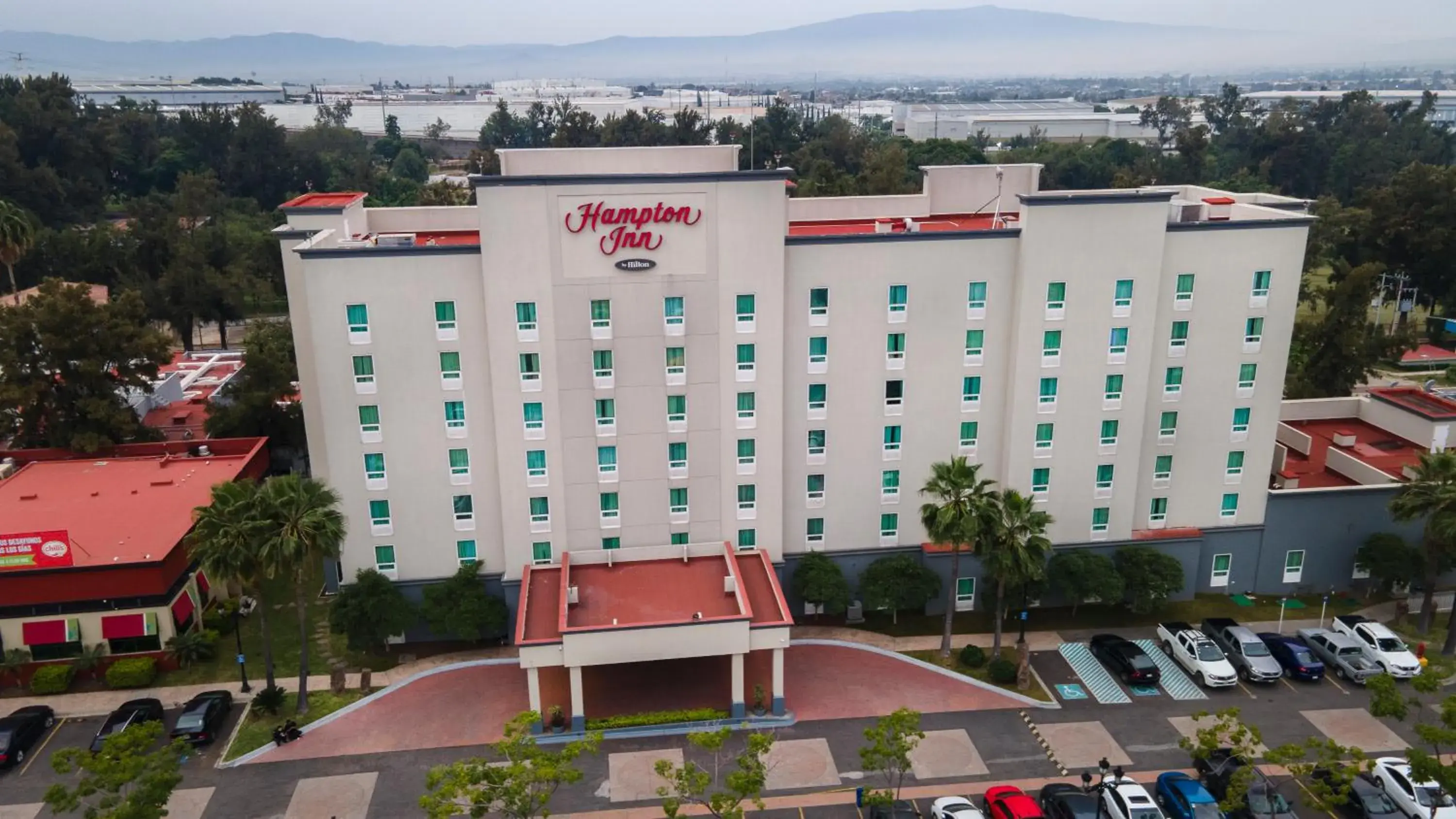 Property building in Hampton Inn by Hilton Guadalajara-Aeropuerto Property building in Hampton Inn by Hilton Guadalajara-Aeropuerto