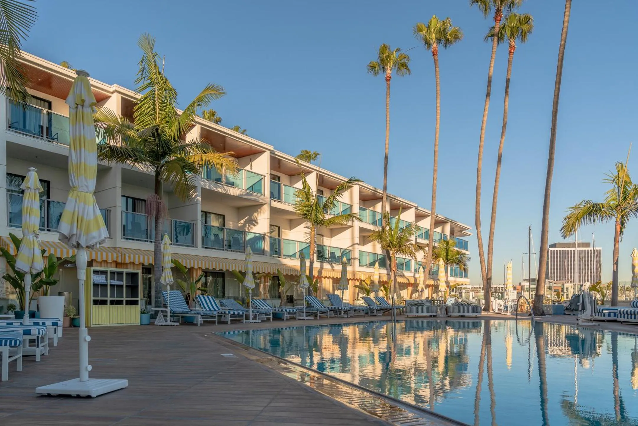 Swimming pool in Marina del Rey Hotel