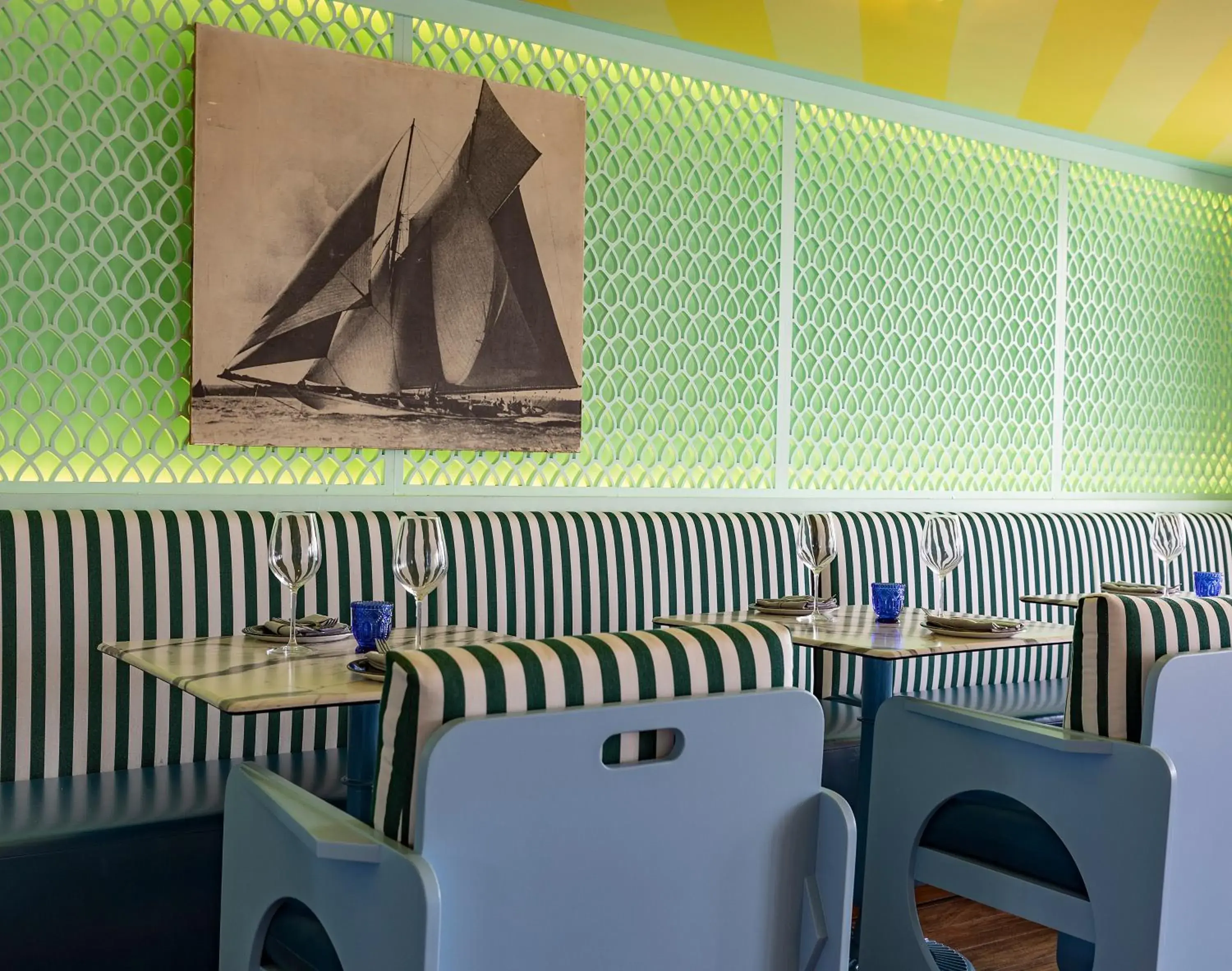 Restaurant/places to eat in Marina del Rey Hotel Restaurant/places to eat in Marina del Rey Hotel