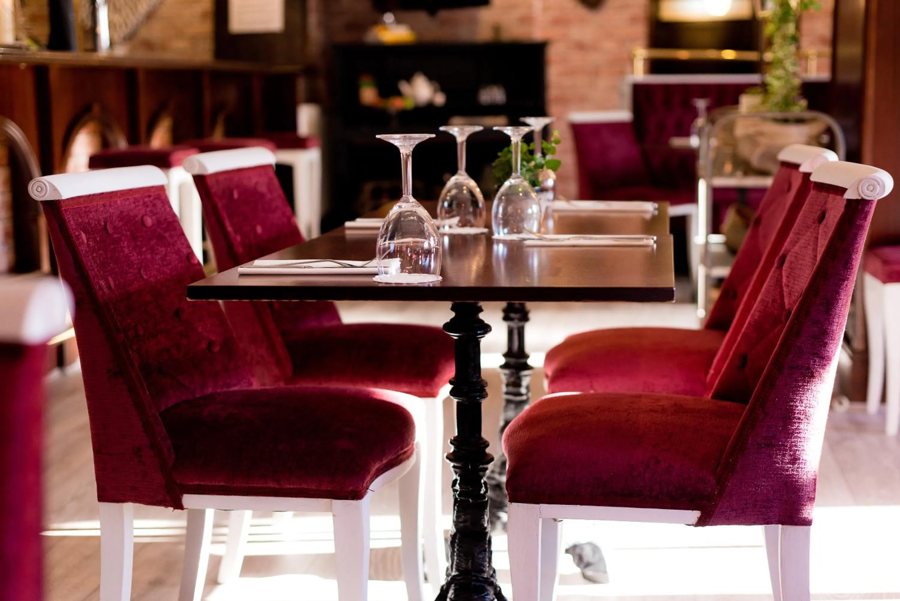 Restaurant/places to eat in Leys Hotel