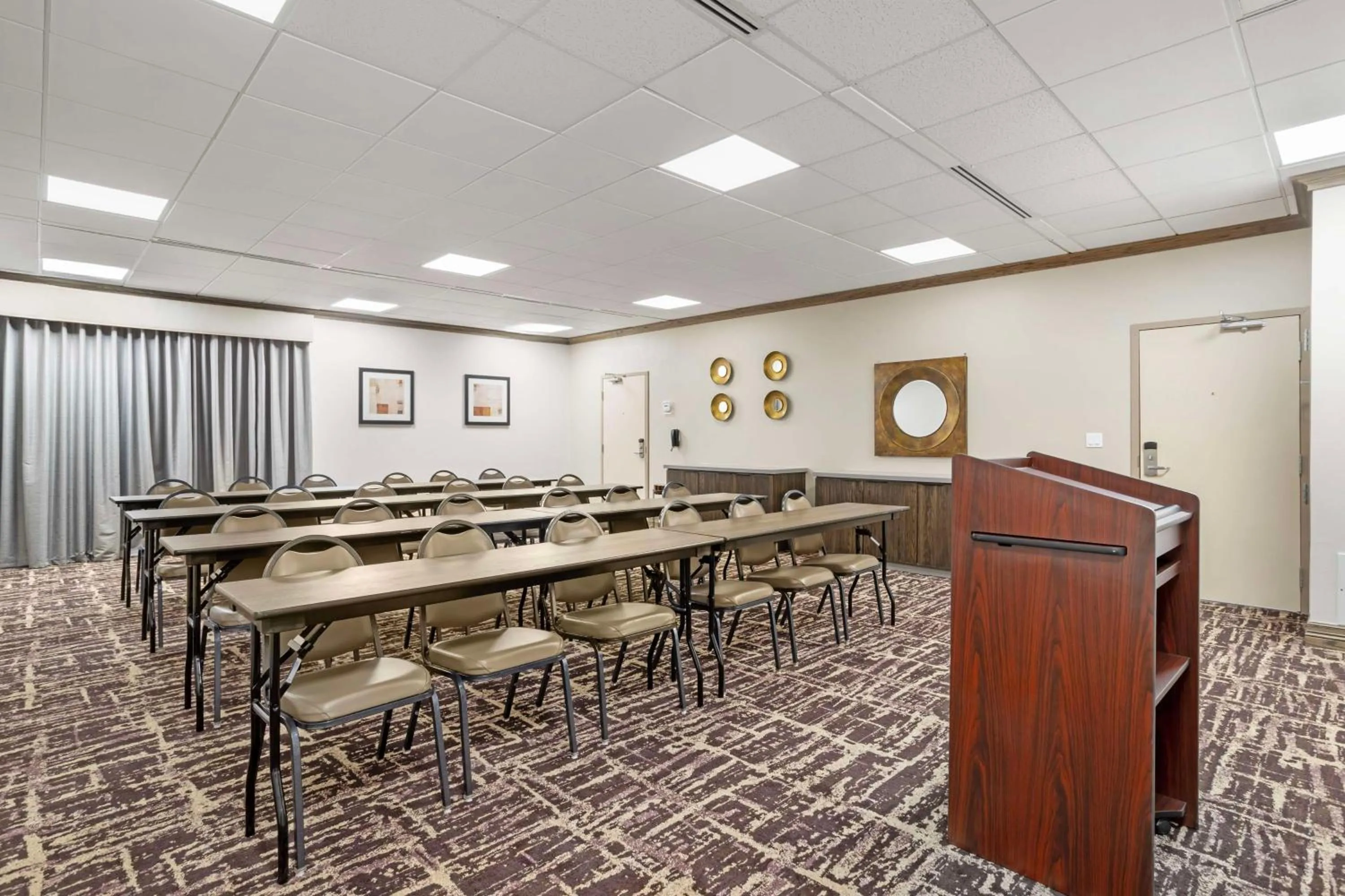 Meeting/conference room in Best Western Executive Residency IH-37 Corpus Christi