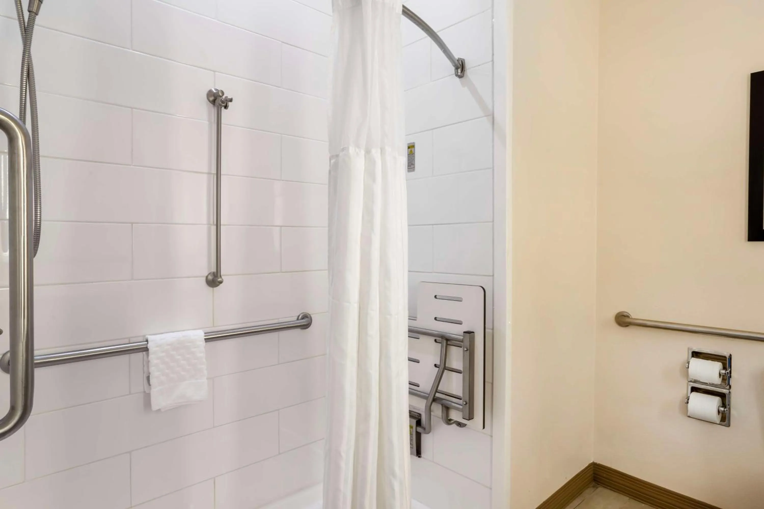 Bathroom in Best Western Executive Residency IH-37 Corpus Christi